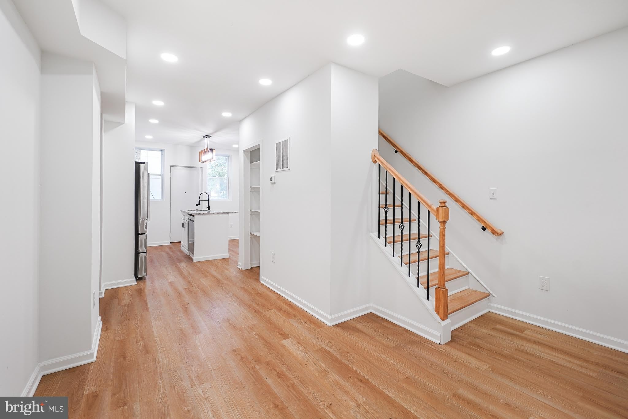 1721 L Street NE – photo 4