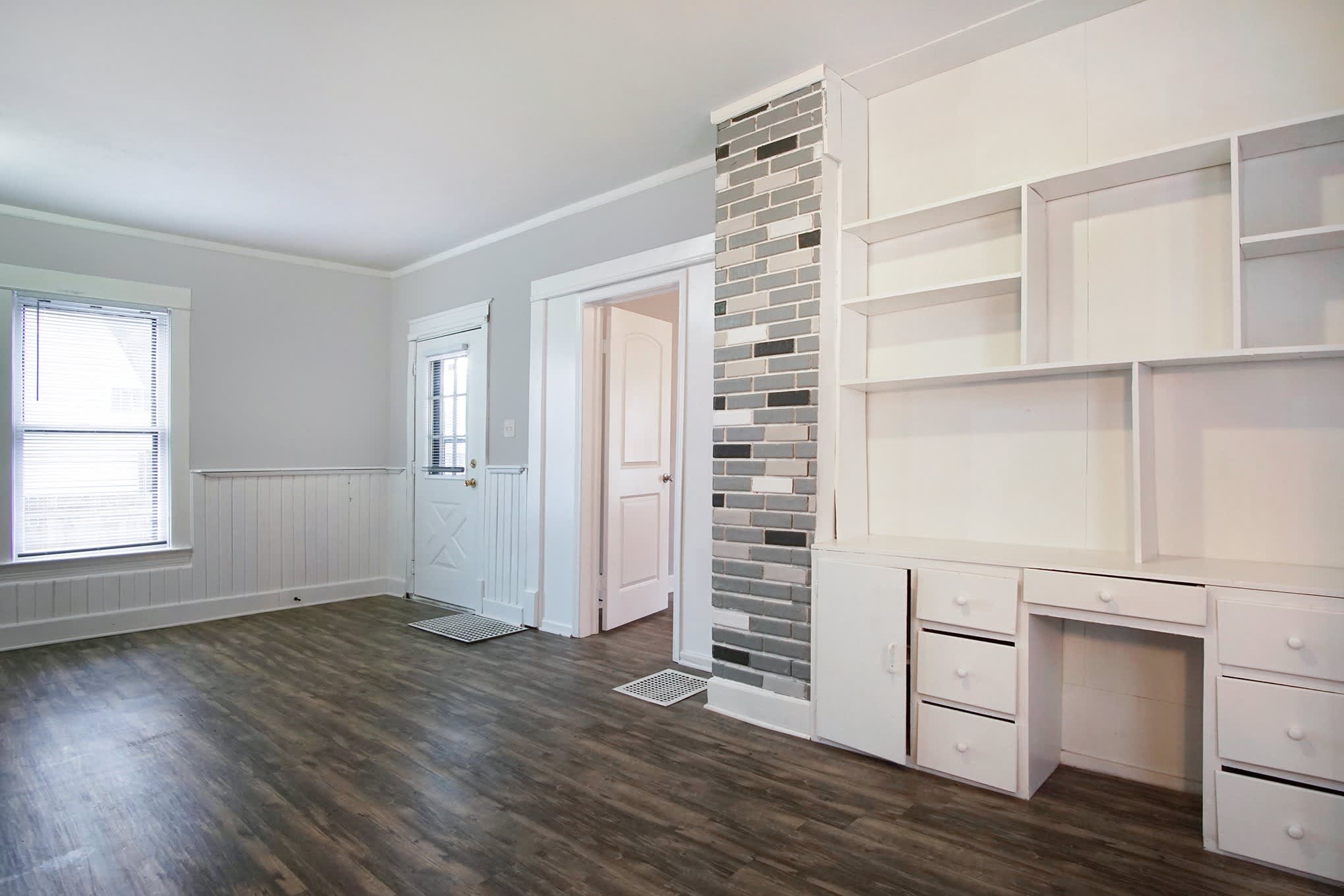 933 S Logan St – photo 3