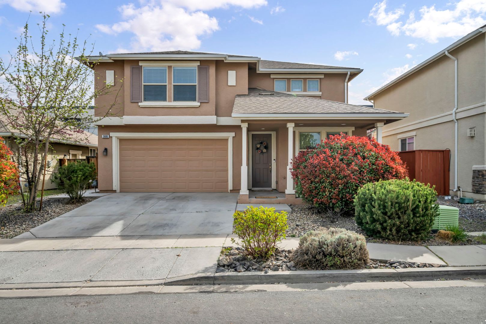 VALUE-PACKED 4 BEDROOM HOME WITH LARGE WALK-IN CLOSETS NEAR UNR – photo 2