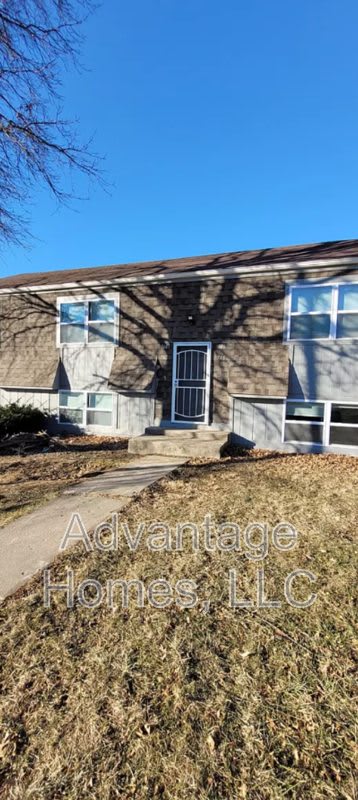744 N 70th St – photo 3
