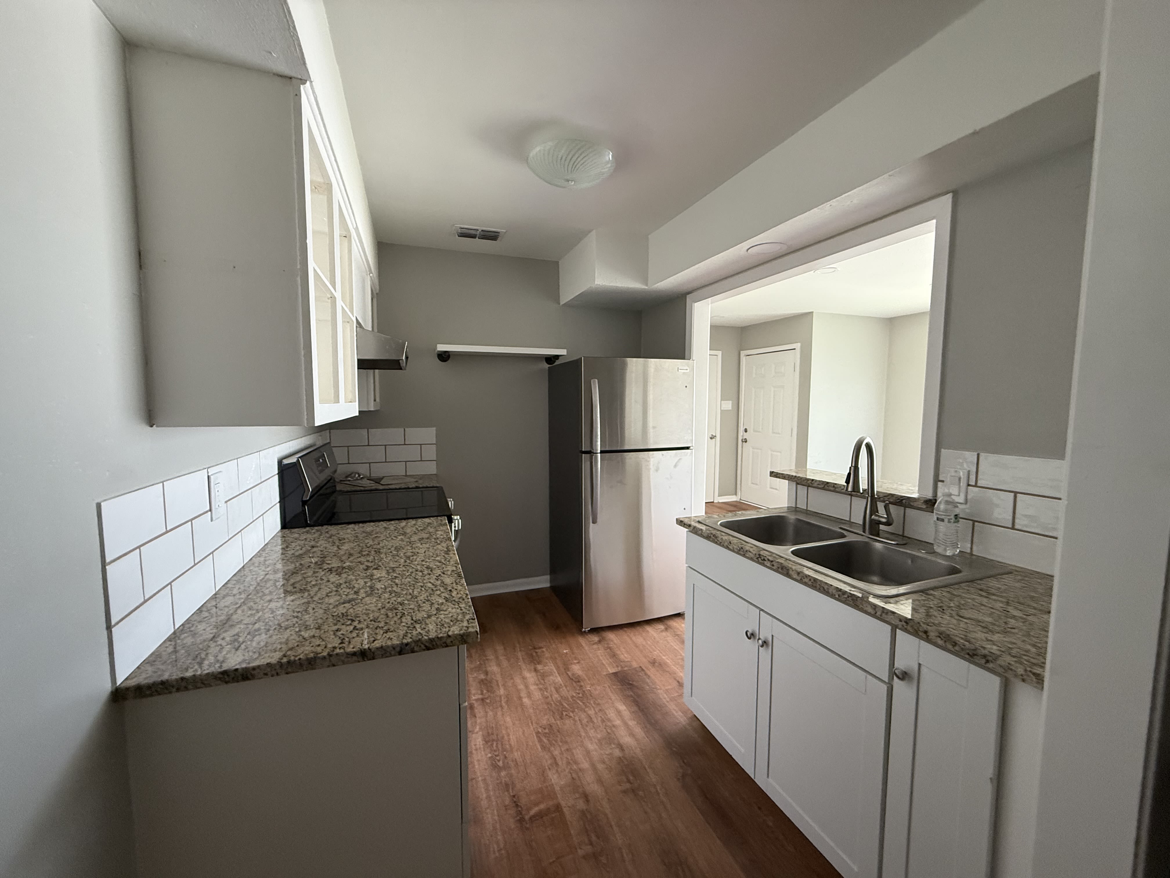 923 18th St – photo 1