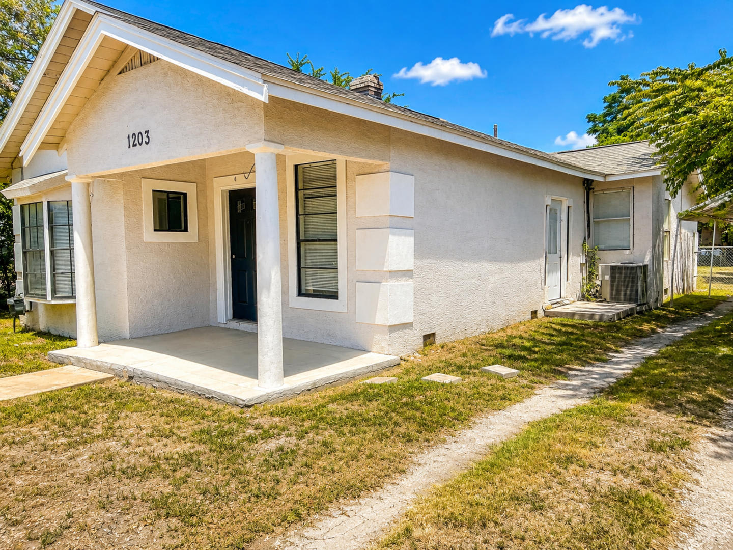 1203 Lamar, San Antonio, TX 78202 – photo 2
