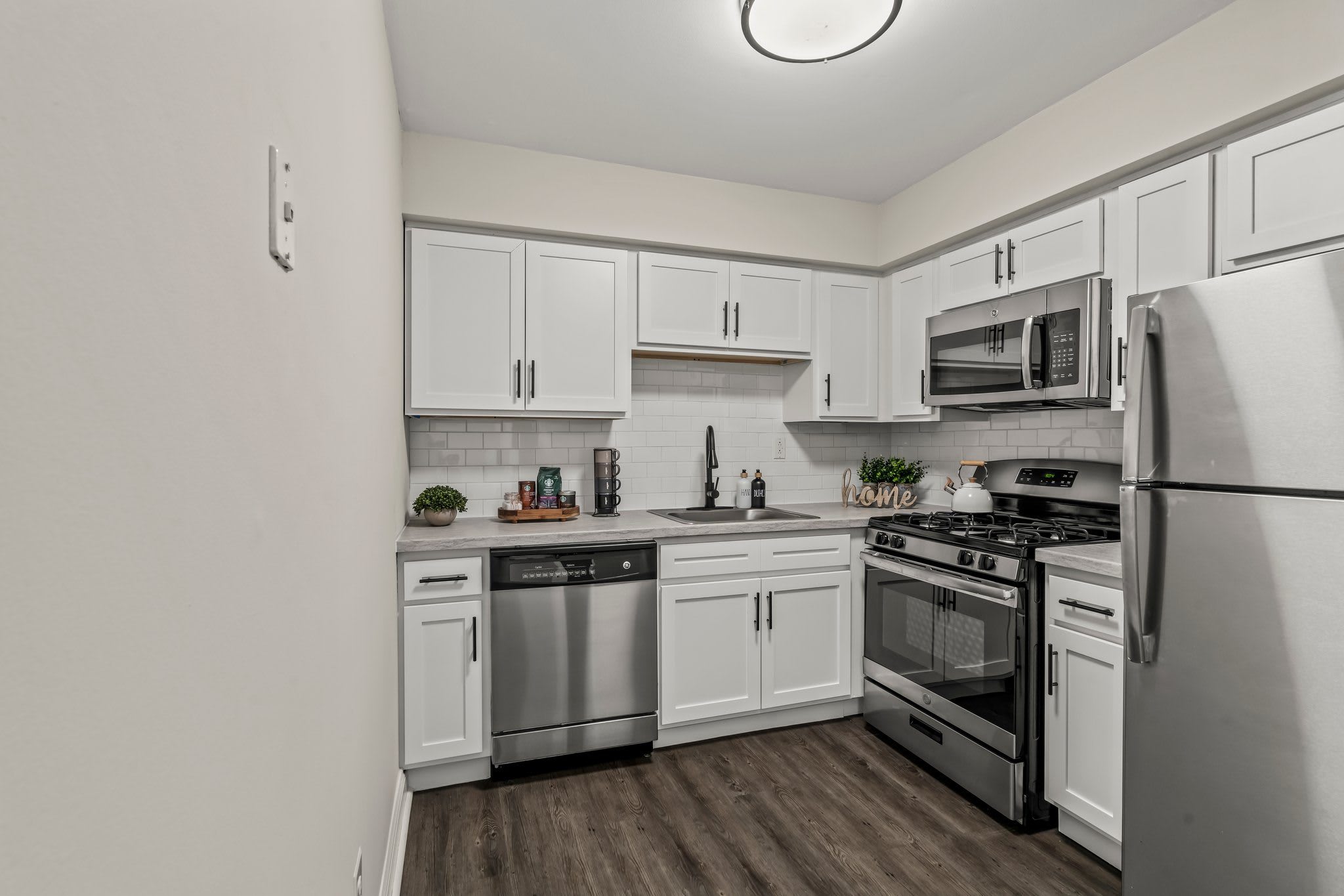 Rushwood Apartments – photo 1
