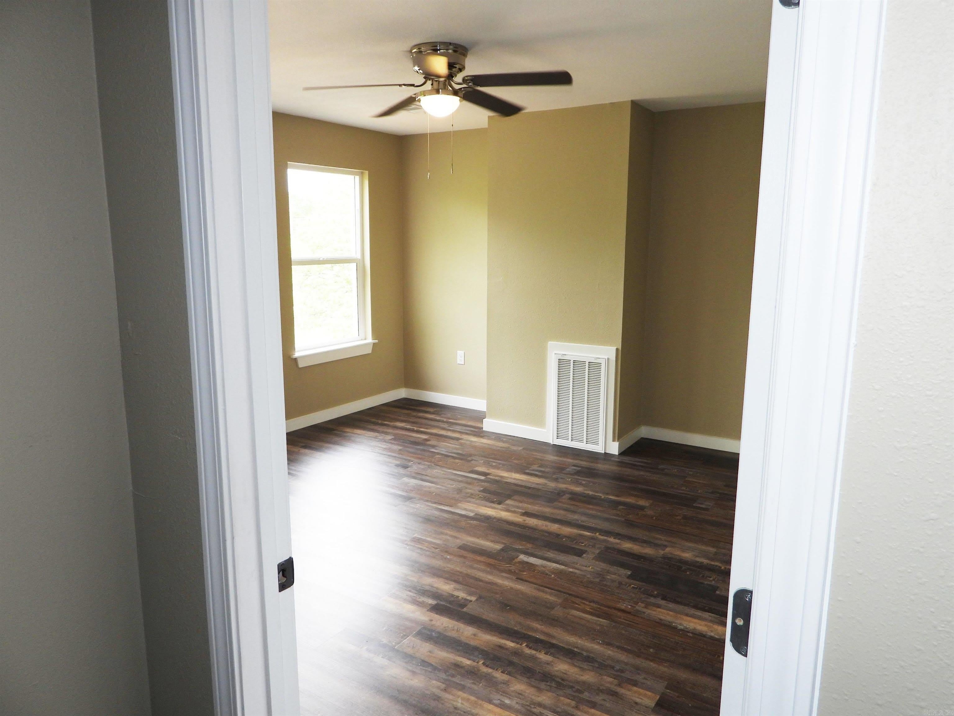615 E Word Street – photo 3