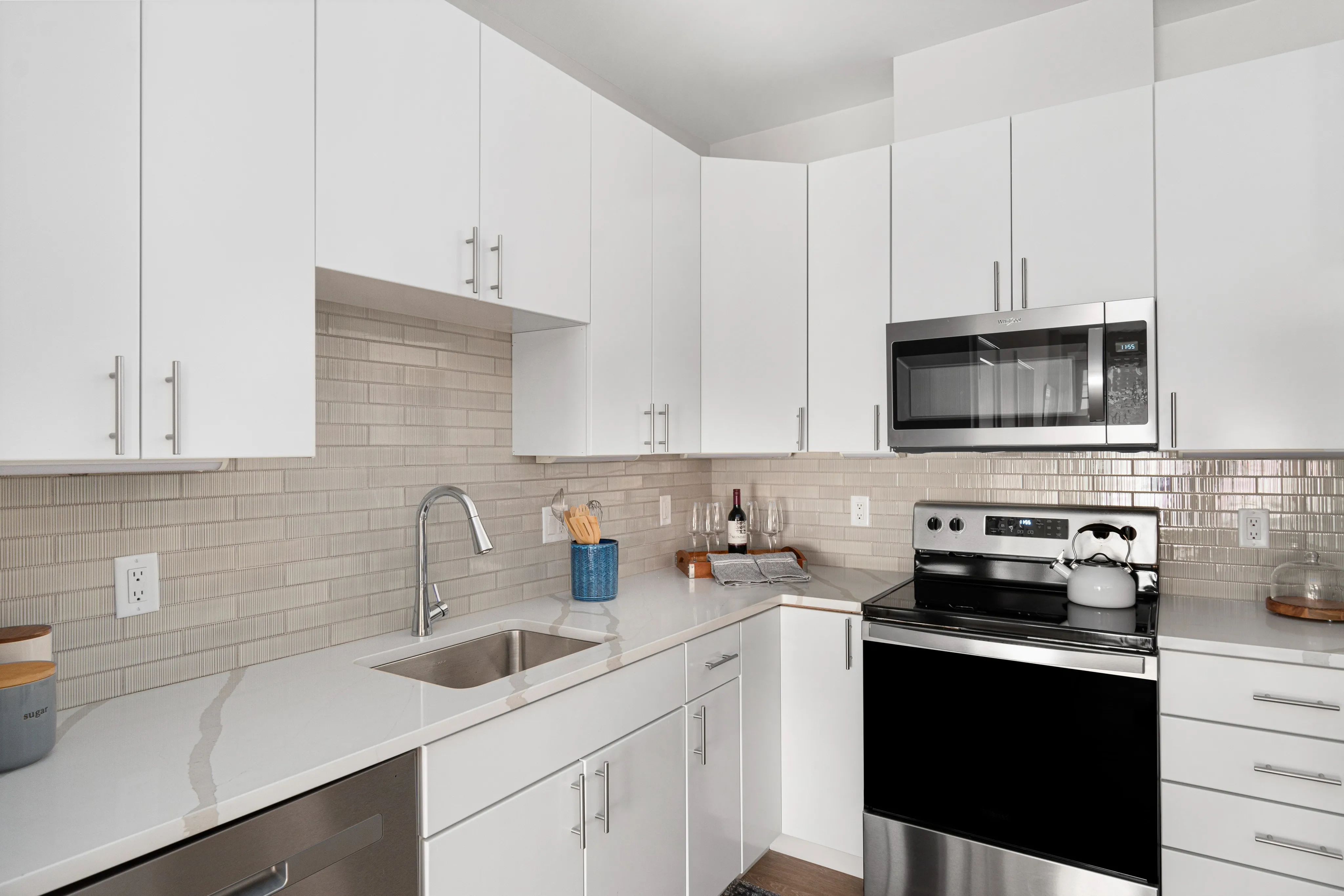 505 Sutton – photo 2
