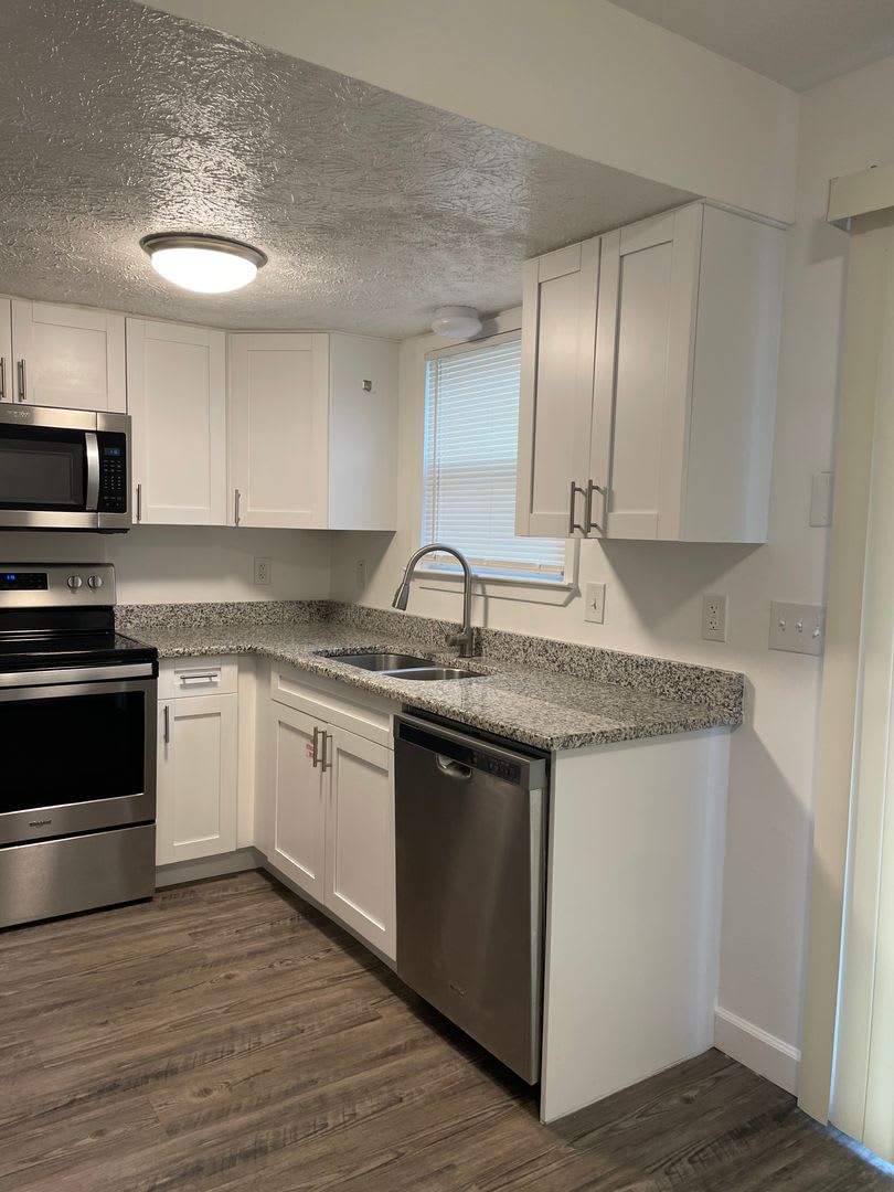 2708 E 17th St – photo 2