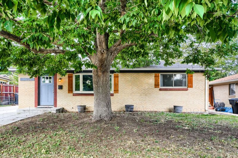 2591 S Raleigh St – photo 2