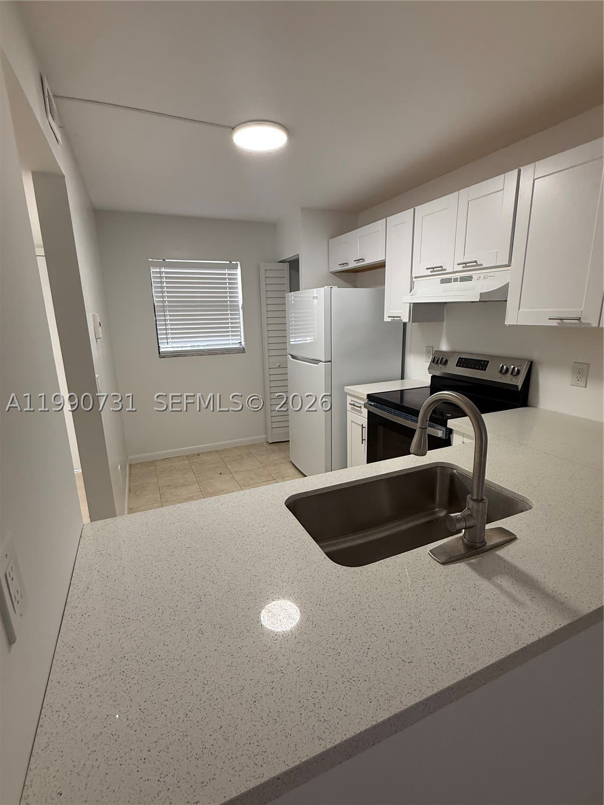 860 NE 207th Ter – photo 3