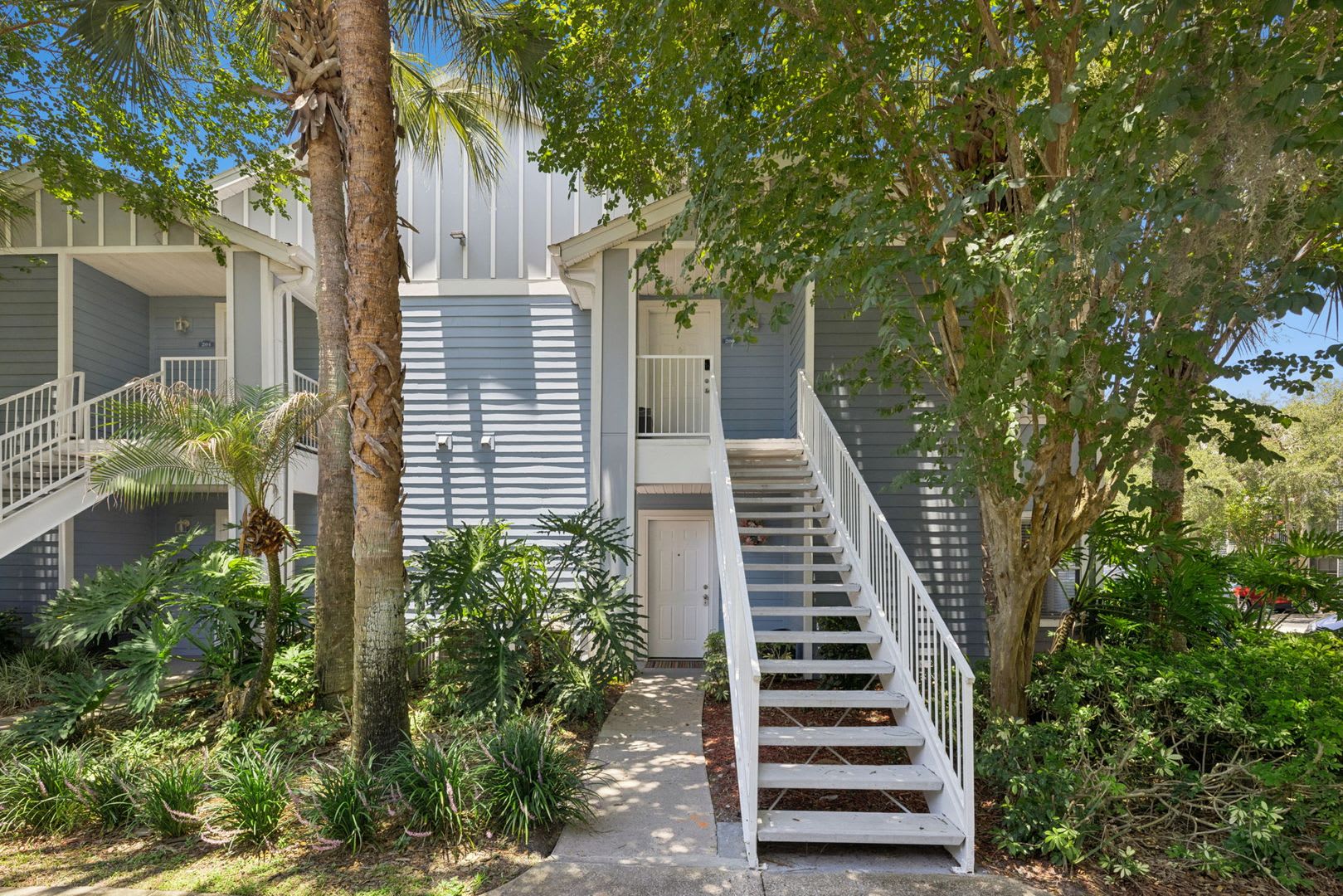 Gorgeous Upgraded 2/1 Condo ~ Gated Waterfront Lake Mary Community ~ Must See! – photo 3