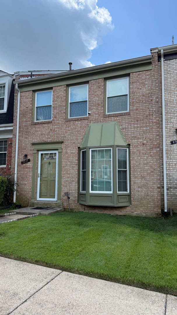Lake Ridge Townhouse – photo 1