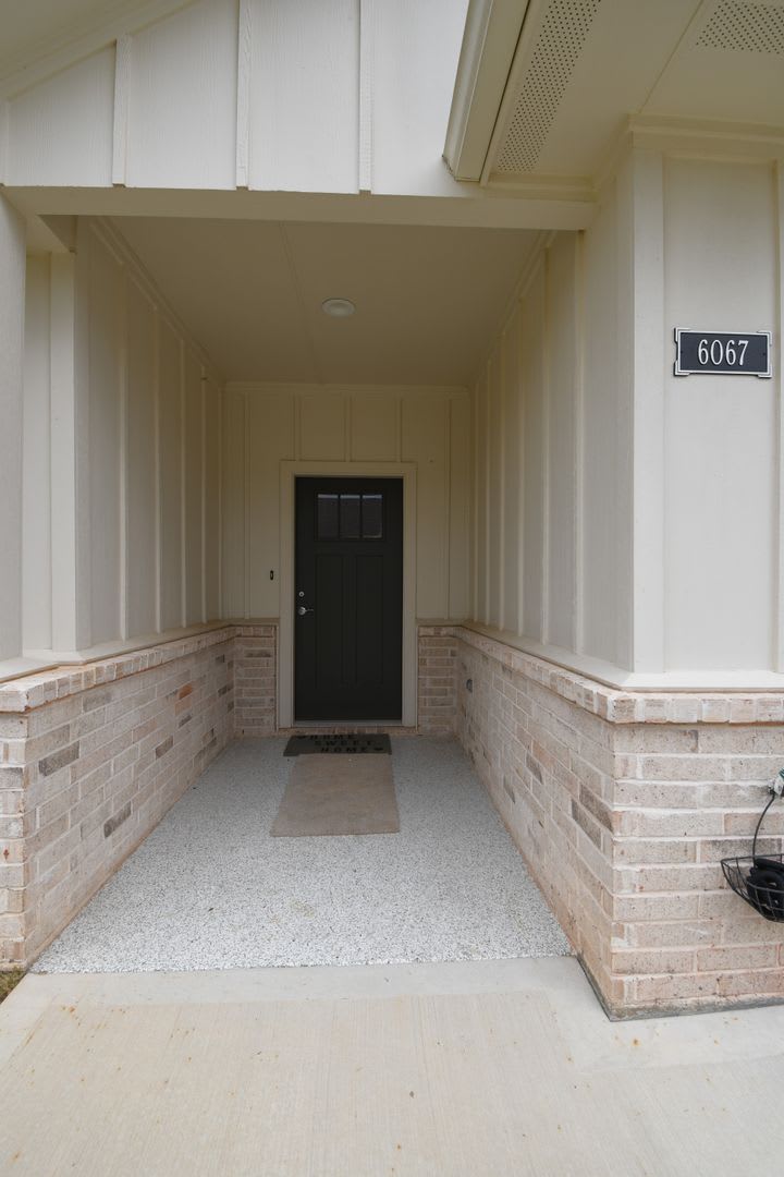 Hamilton Meadows Gated Community! Lovely, Modern 2 Bedroom, 2 Bath Home w/Garage – photo 4