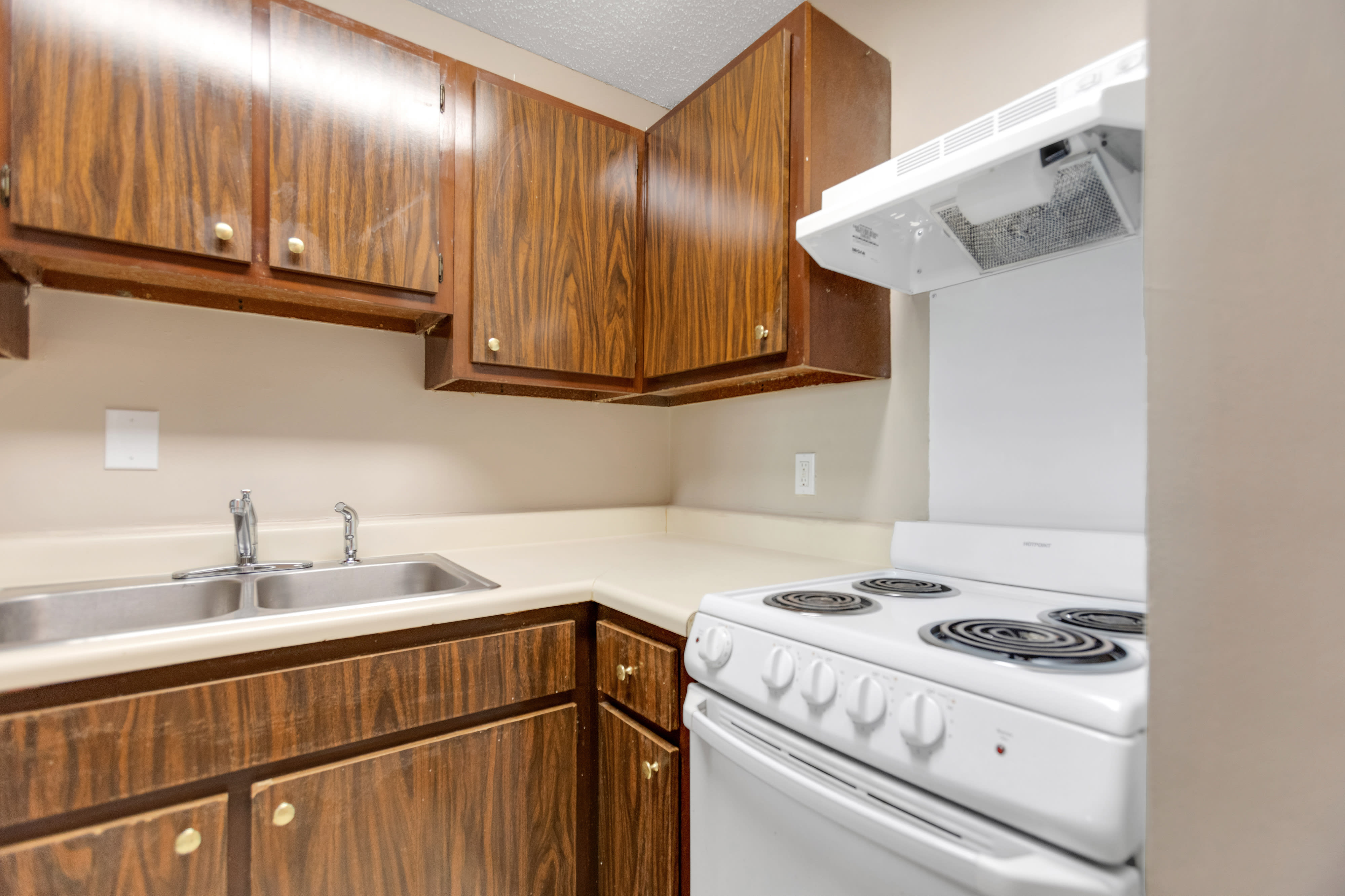 848 Lakeland Dr – photo 3