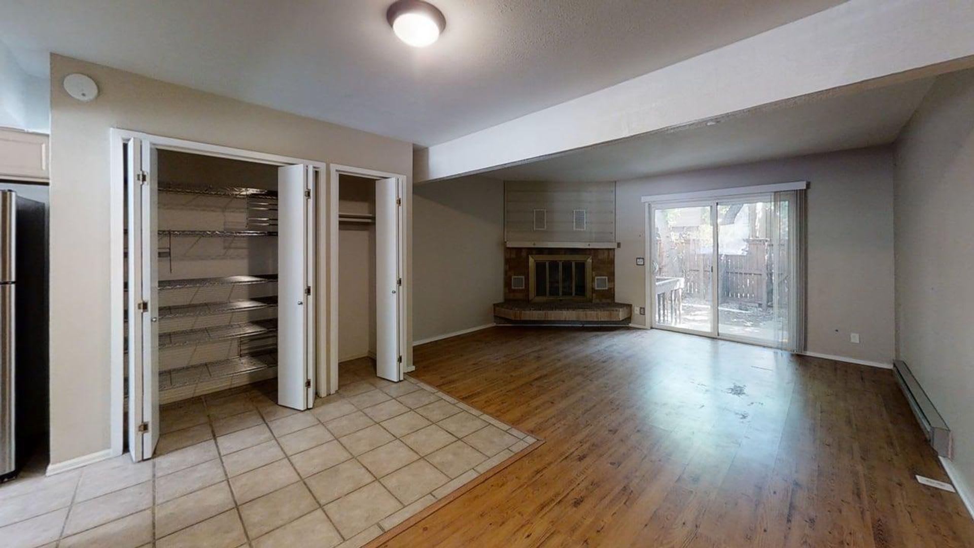 Spacious Willow Springs Townhome Near Trails, Shopping & Dining – photo 1