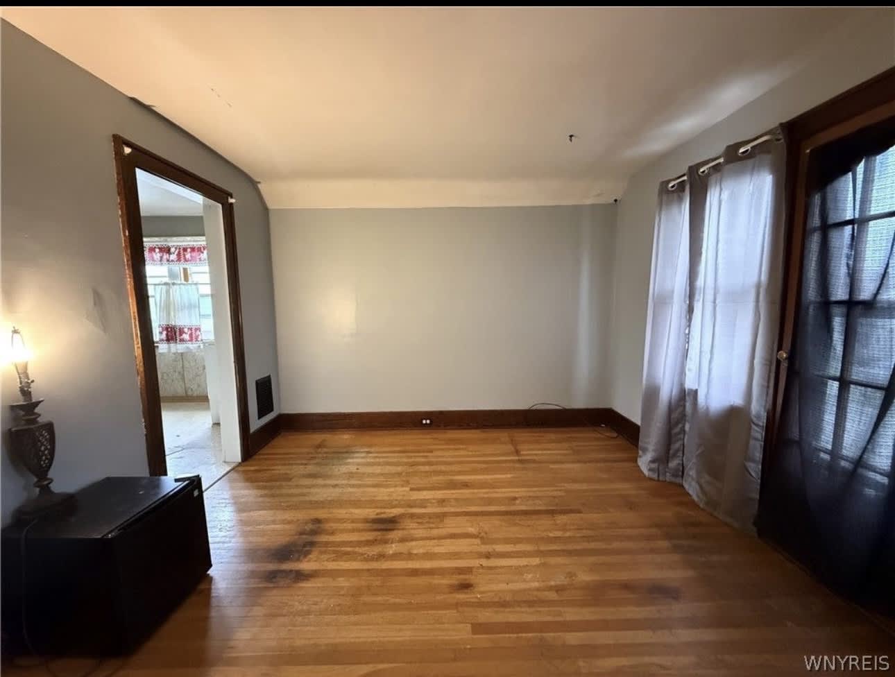 733 Lasalle Ave – photo 3