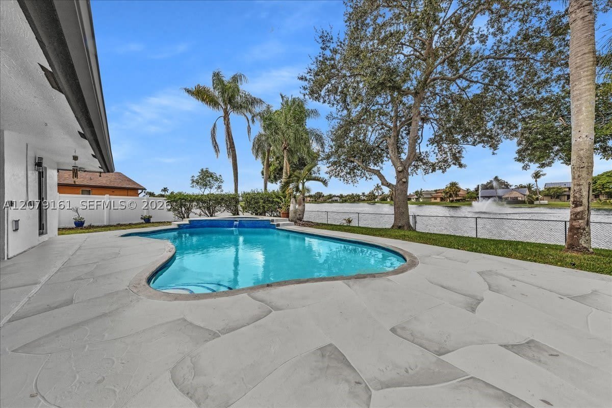 15056 SW 10th St – photo 4