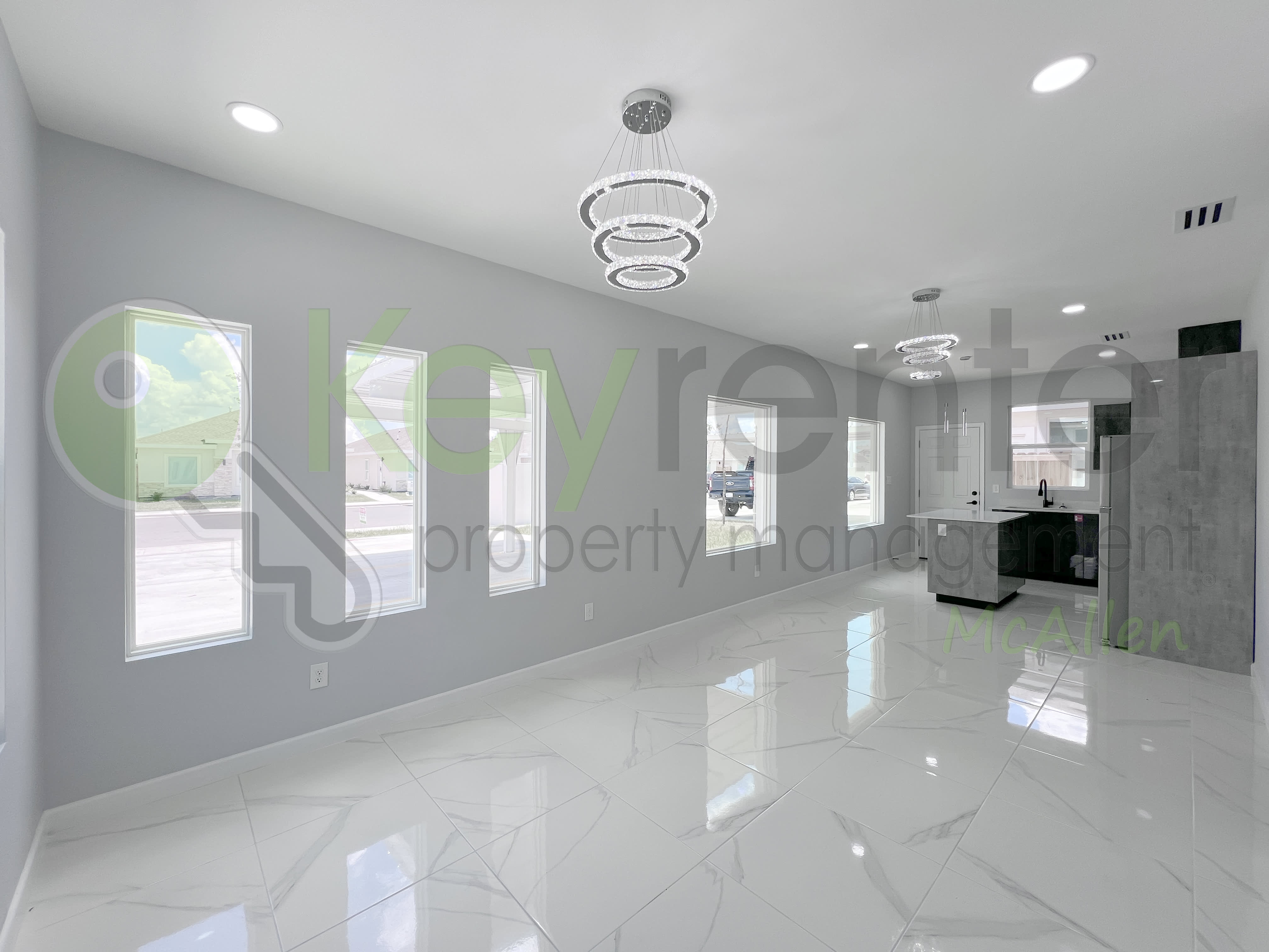 913 N Woodson Ave – photo 4