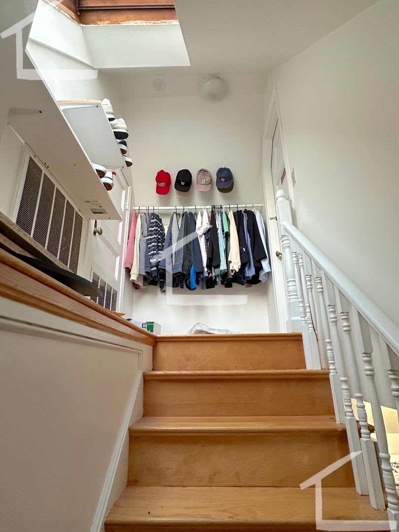 Gorgeous modern entire home perfect for large student groups available 9/1/2027 – photo 3