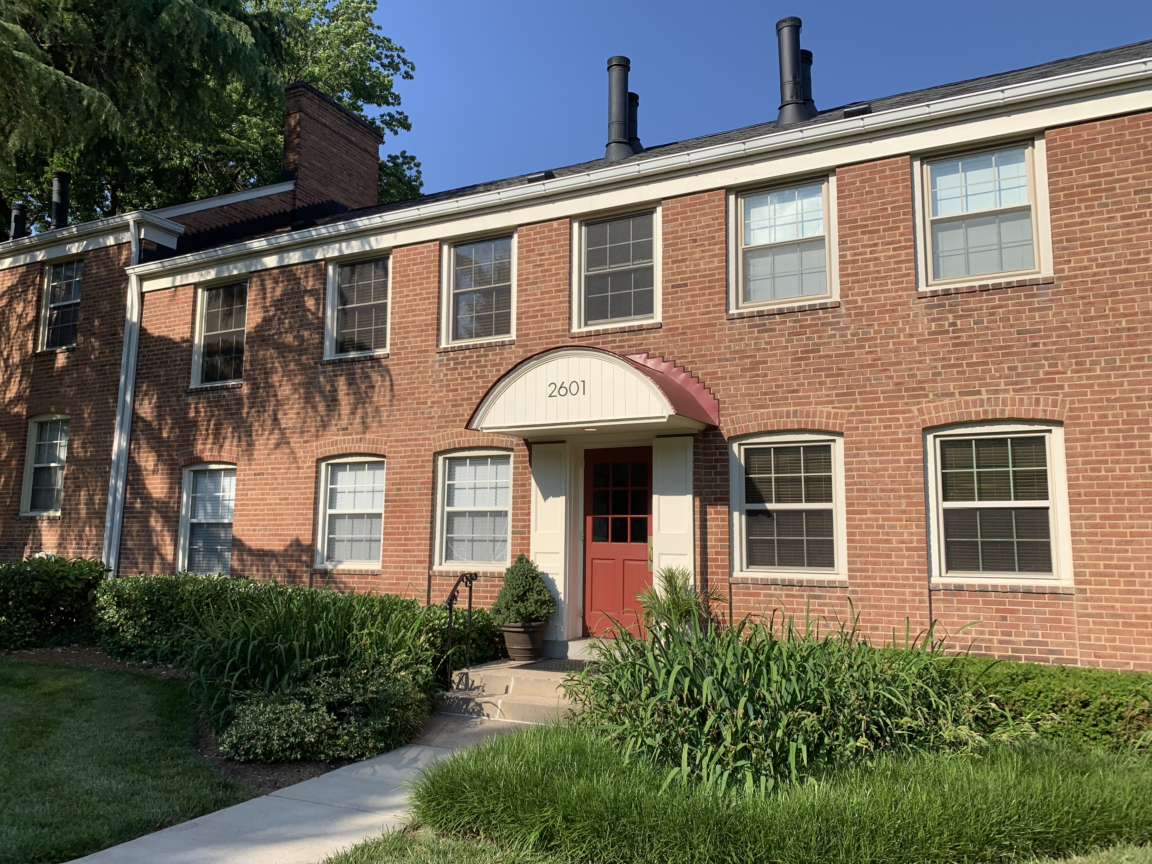 2601 Arlington Boulevard – photo 1