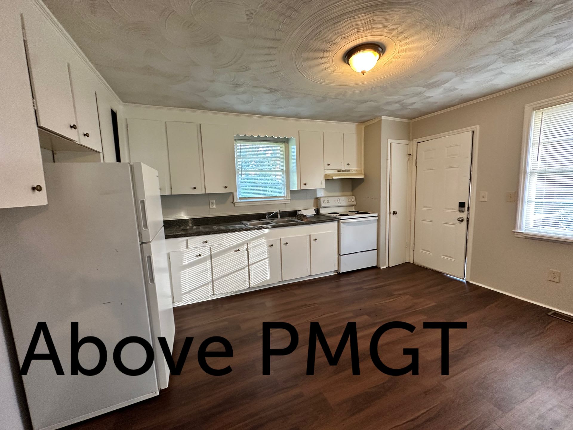 2 Bedroom Duplex Ask us about our Move-in special!! – photo 5