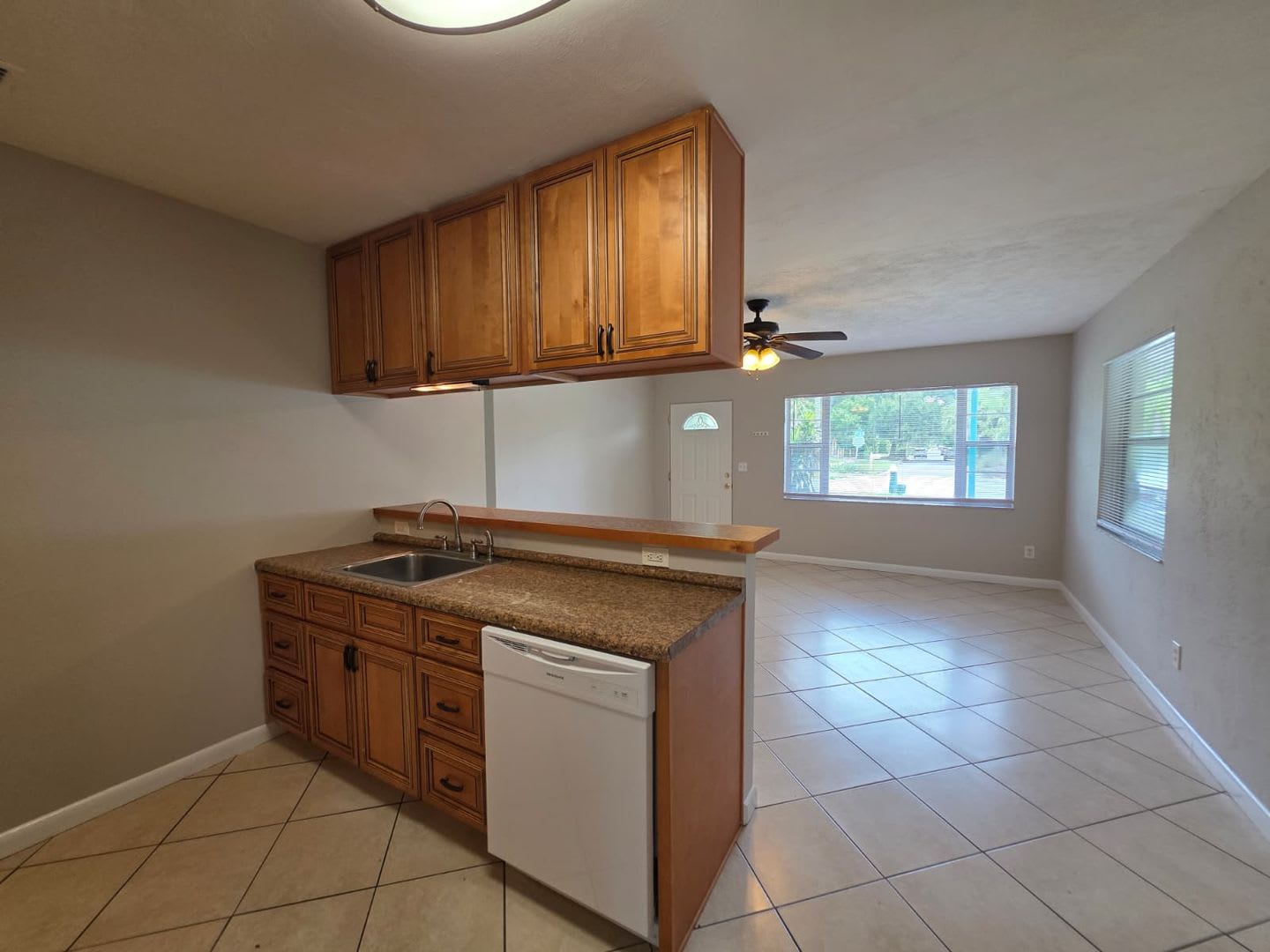 Three Bedroom Home Centrally Located – photo 4