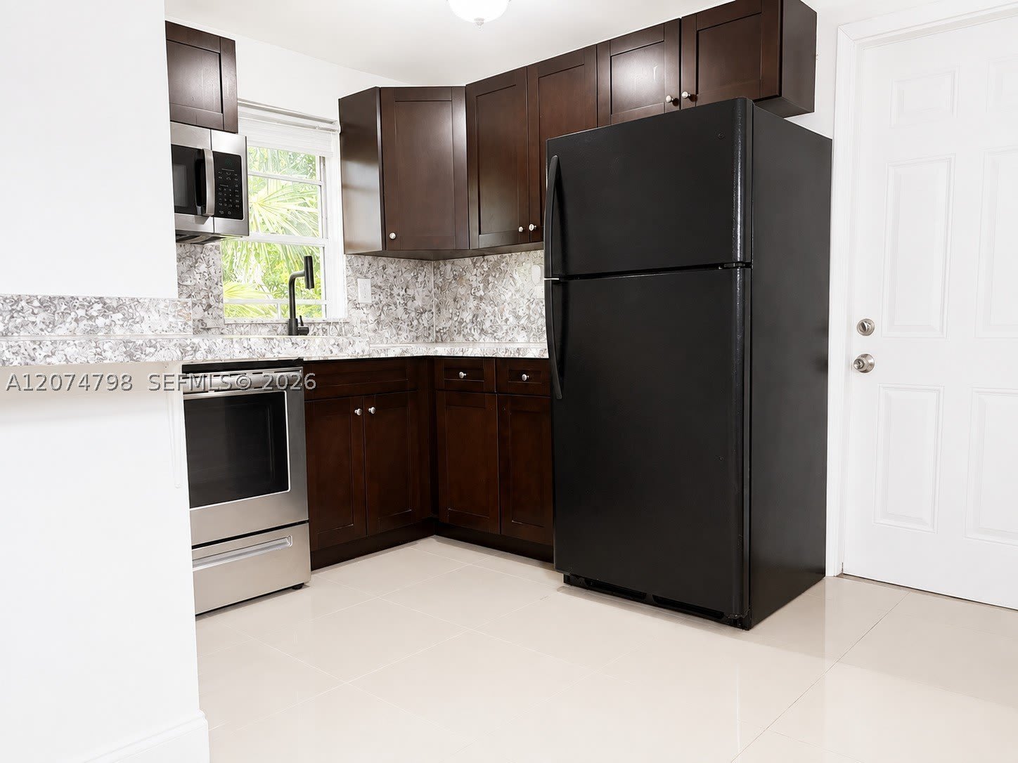 802 NW 3rd Ter – photo 5