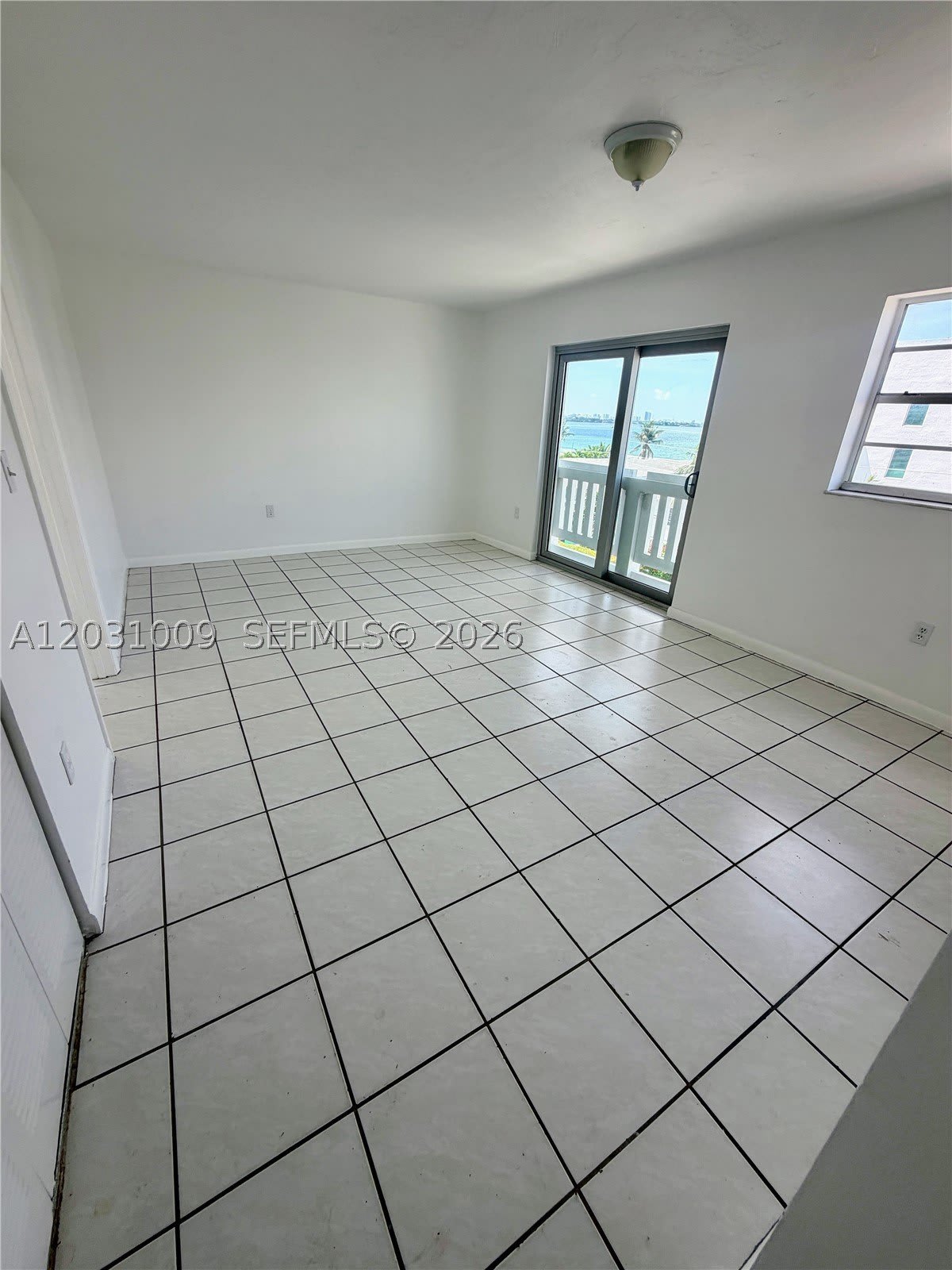 2001 Bay Dr – photo 1