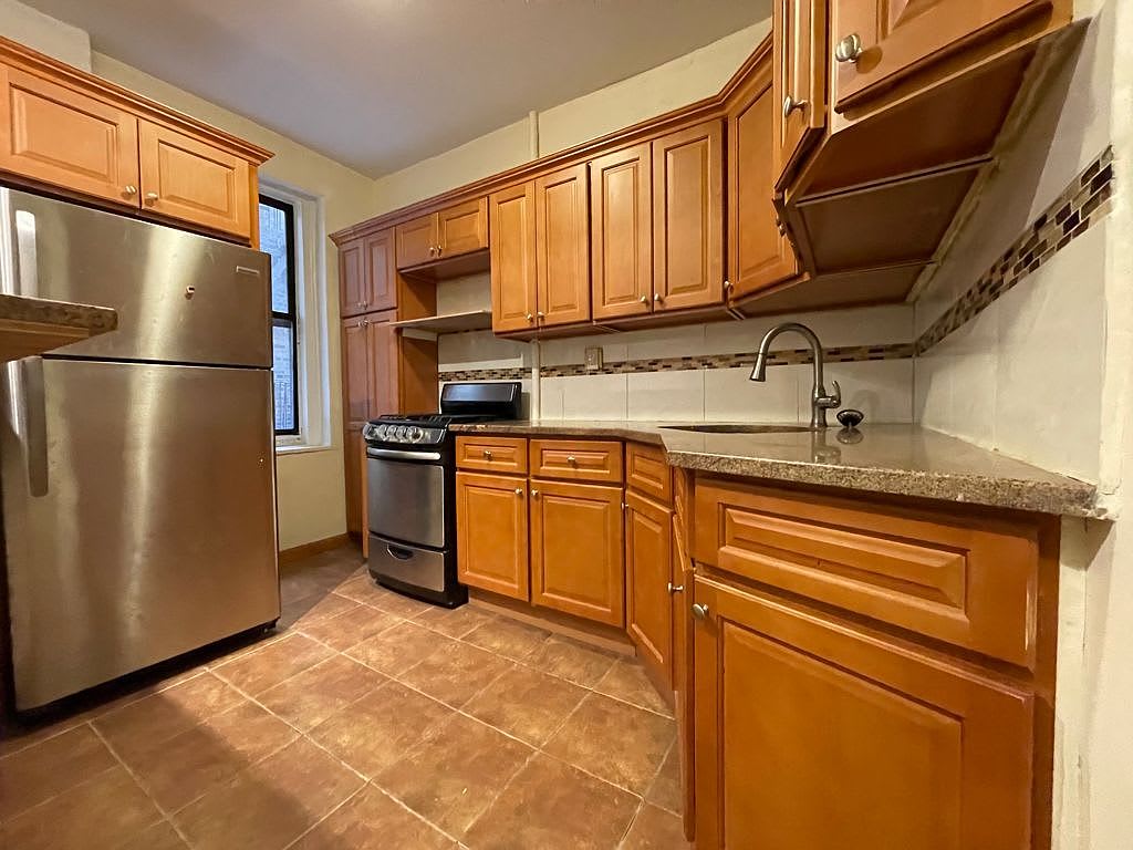 615 W 186th St Apt 3I – photo 1