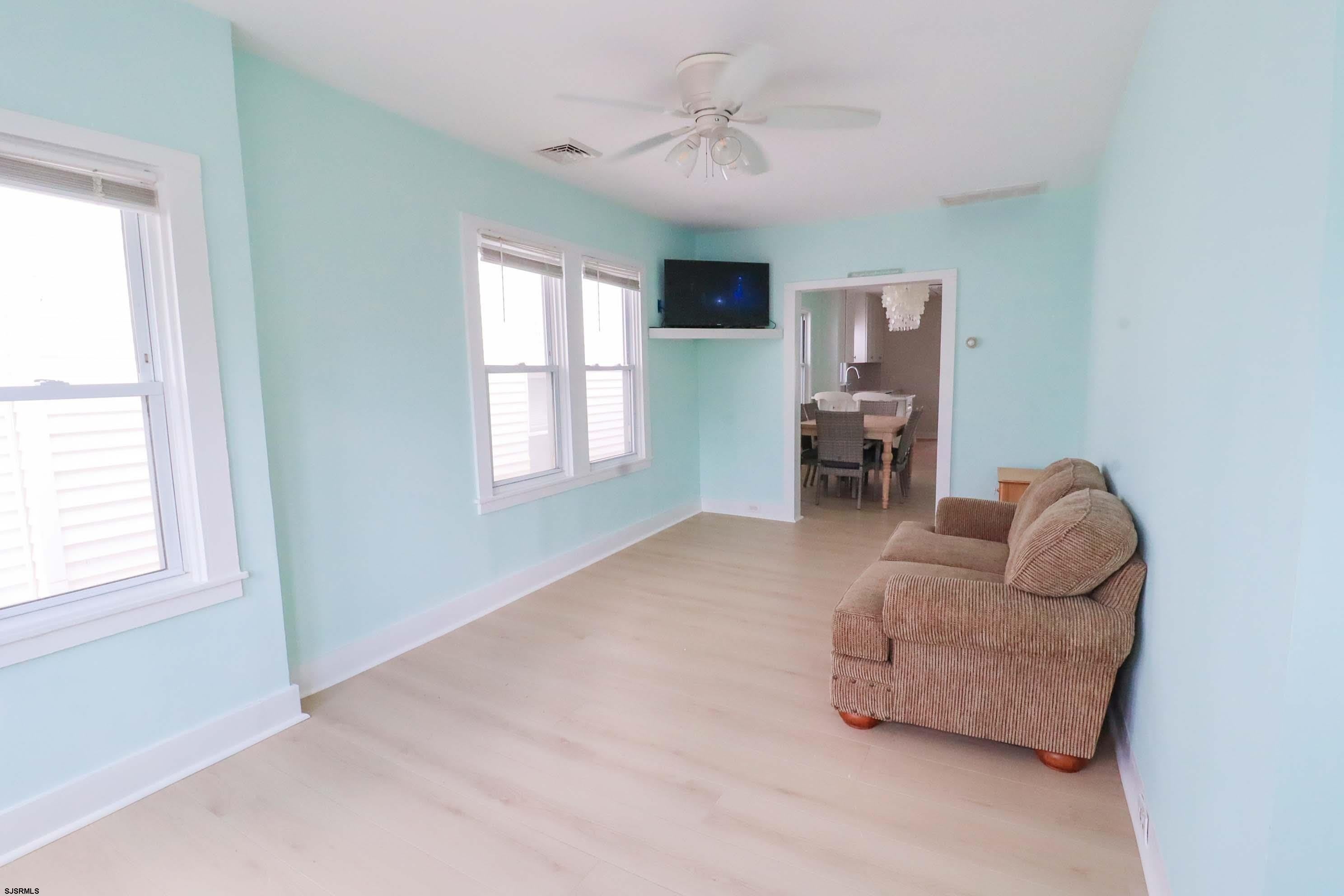 129 N Derby Ave – photo 3