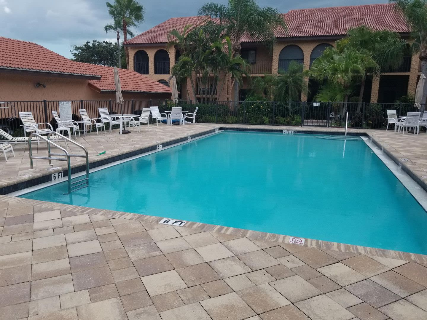 Rose Garden Furnished Unit Available May – photo 1