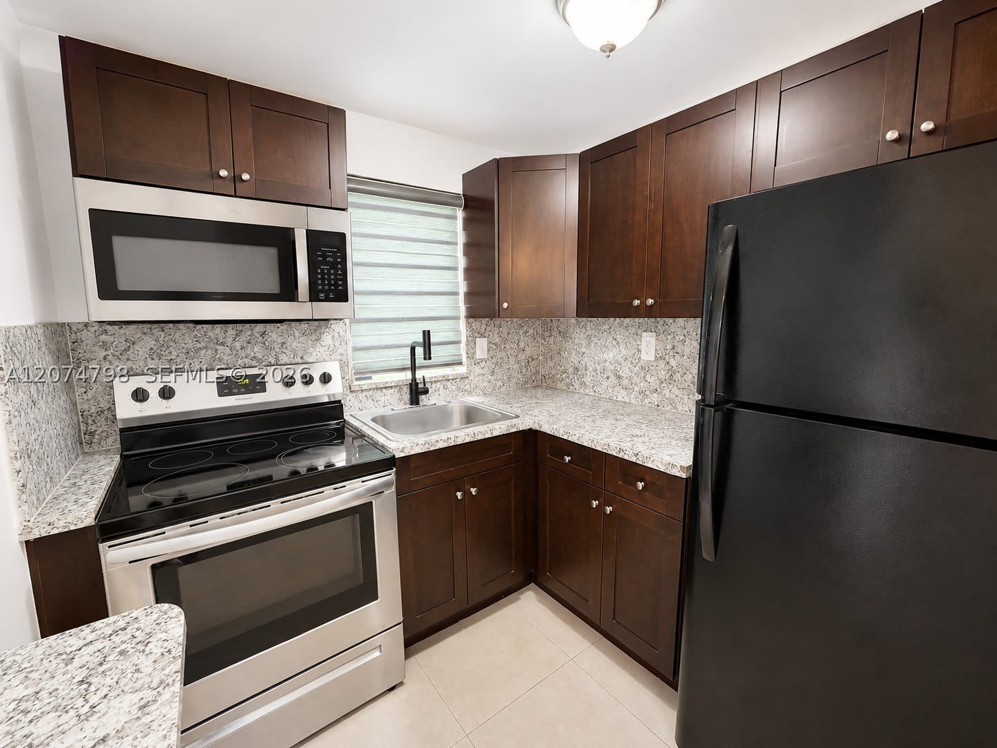 802 NW 3rd Ter – photo 3