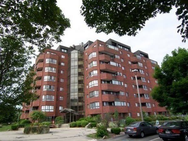 200 Burkhall St – photo 4