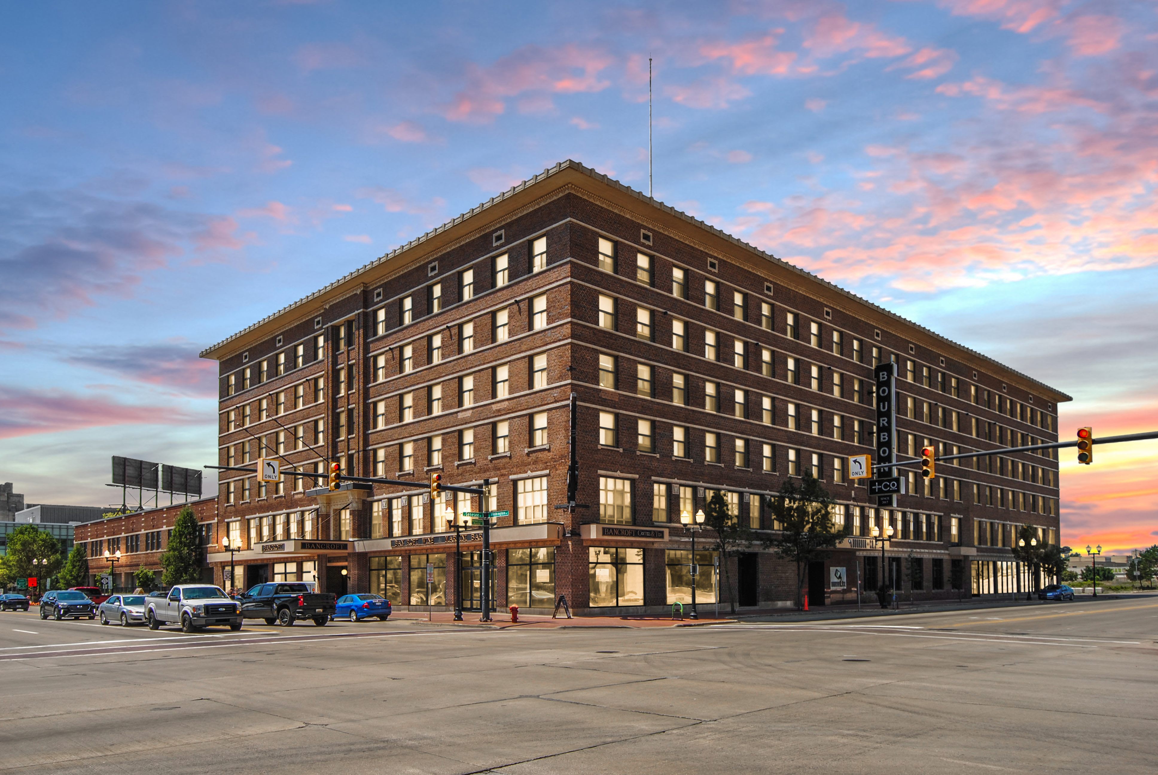 Bancroft Luxury Apartments – photo 2