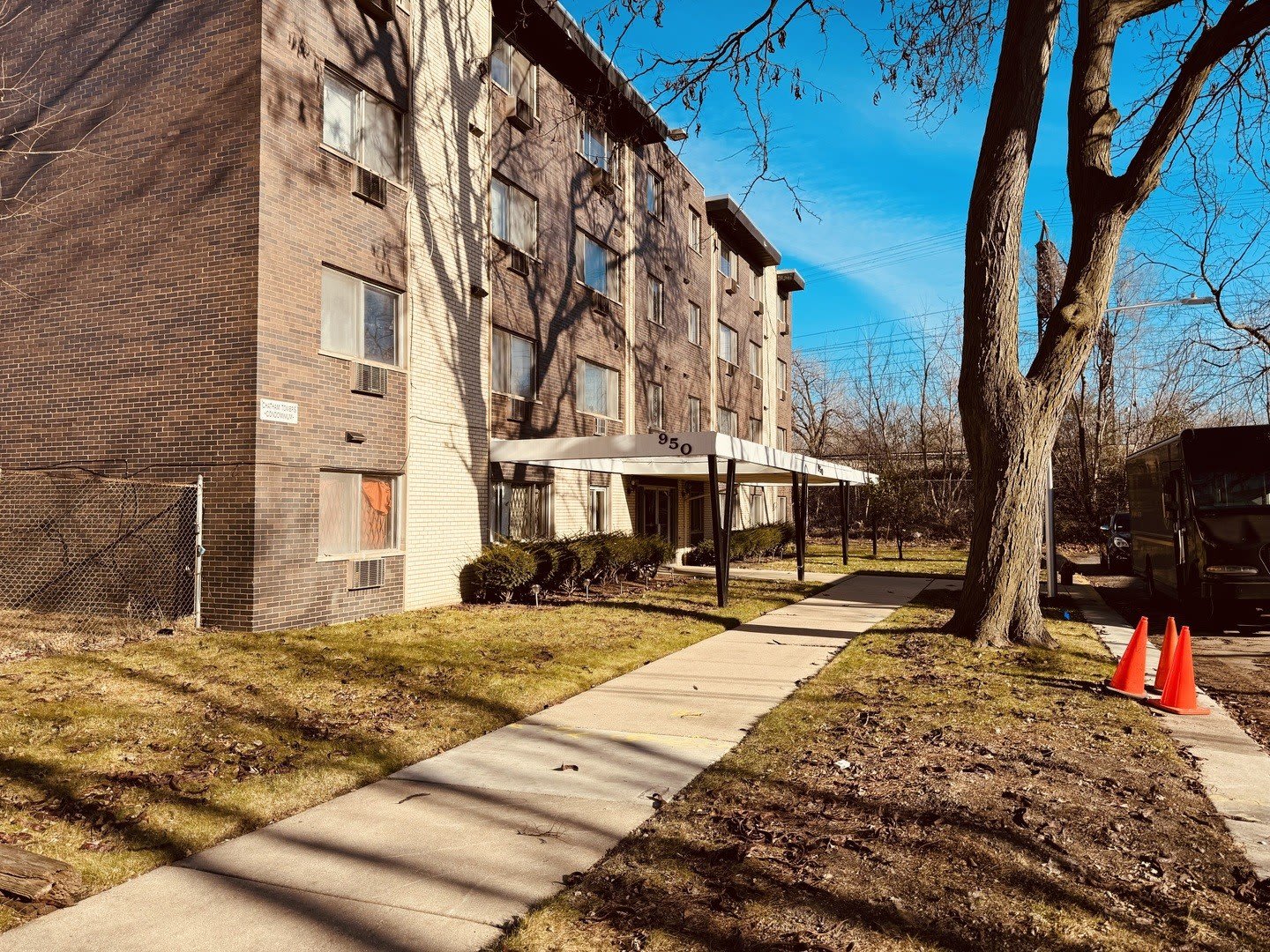950 E 86th Street – photo 1