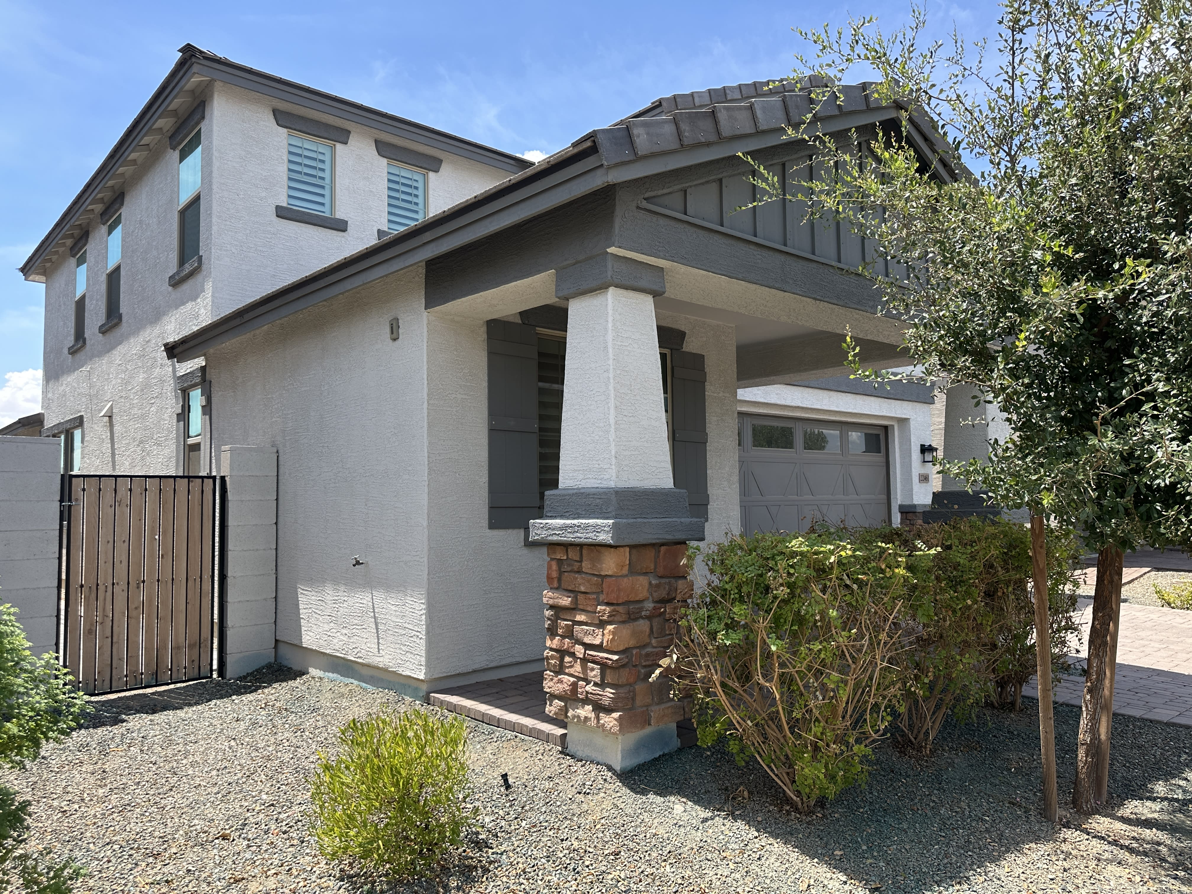 22461 E Mewes Rd – photo 2