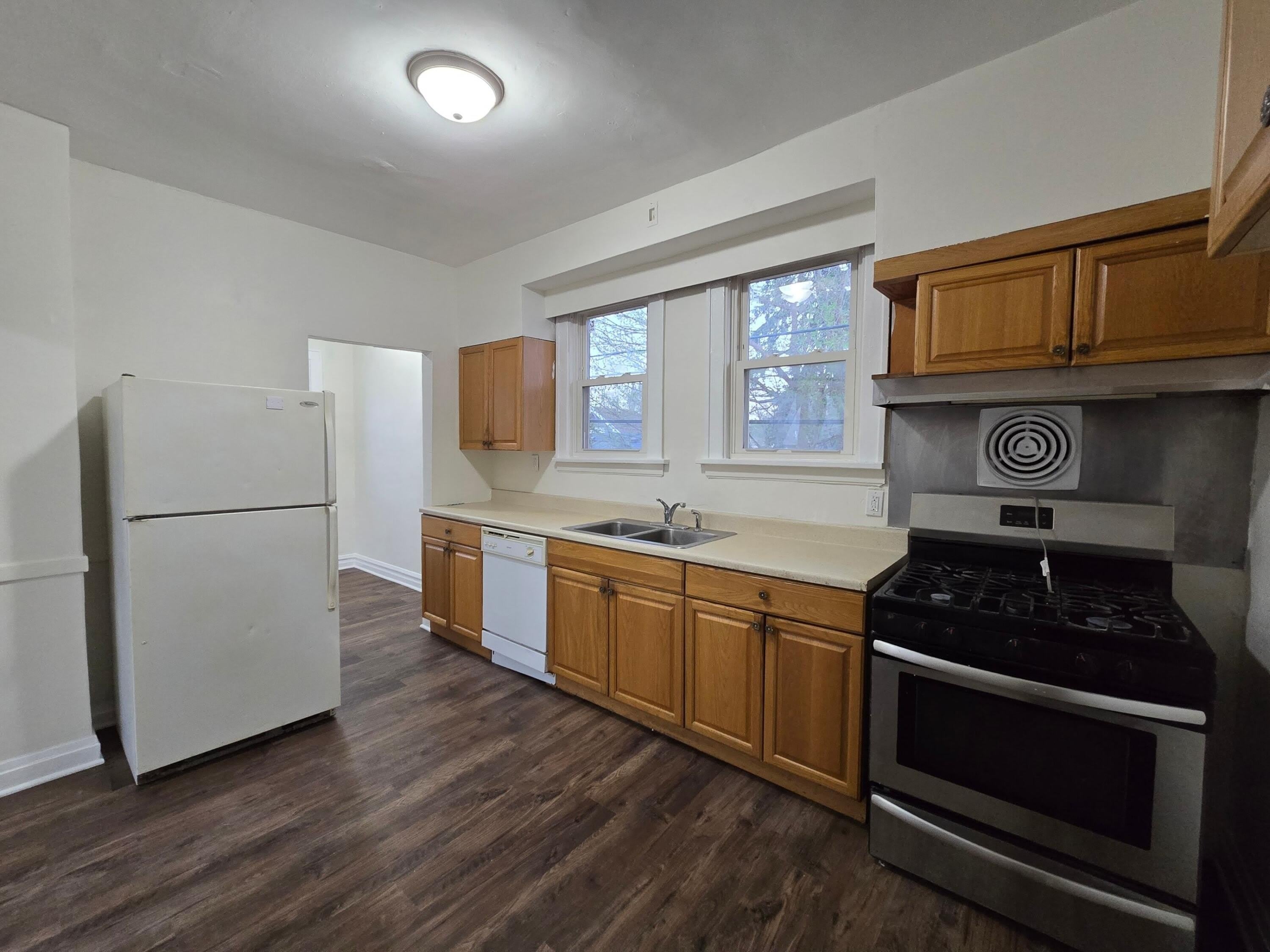 10 Lawndale Street – photo 3