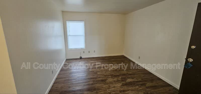 126 S Cribbon Ave – photo 5