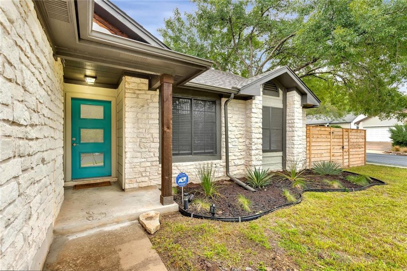 Updated 4-Bedroom Home in Buckingham Estates – photo 1