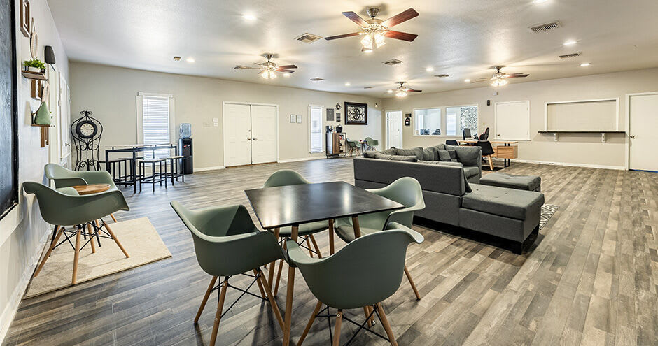 Brookhollow Apartments – photo 3