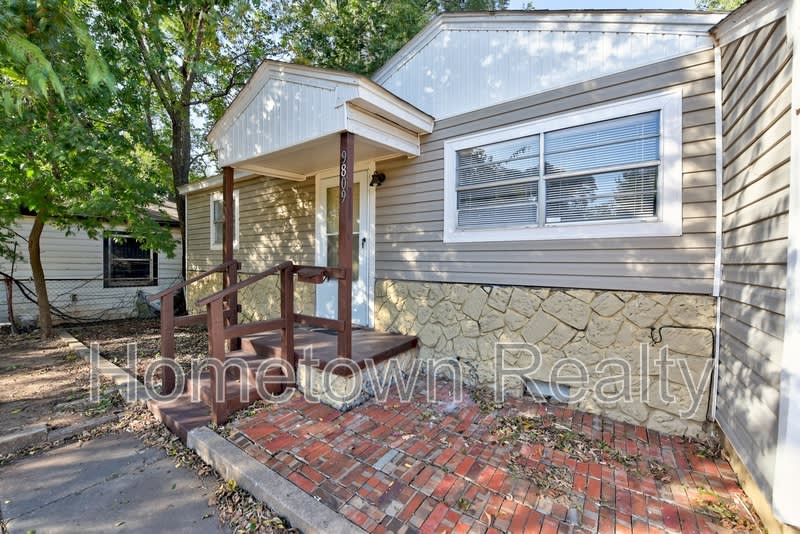 9809 N Mckinley Avenue – photo 4