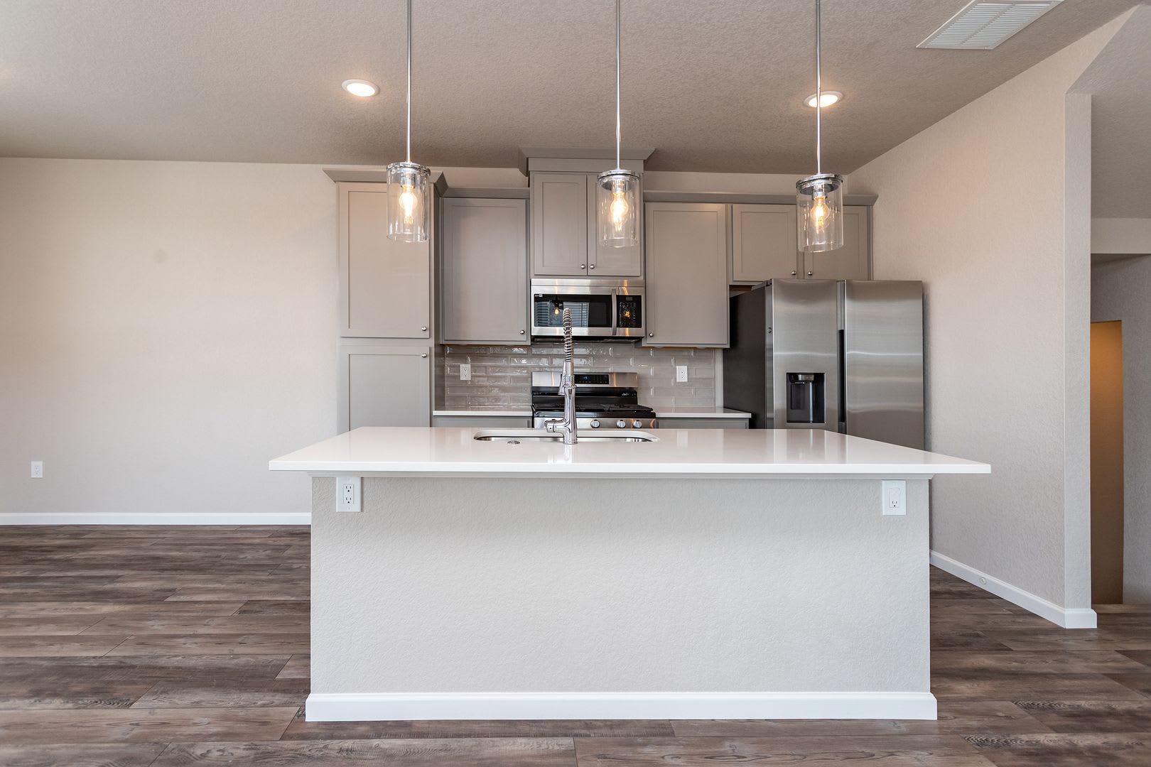 Modern Living in the Heart of a Thriving Community! – photo 5