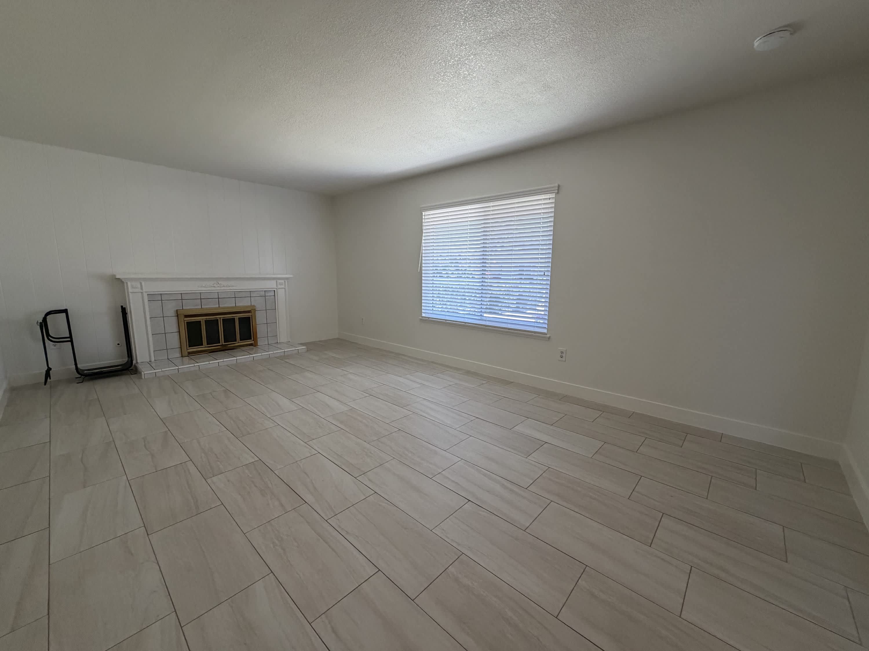 15176 Oakwood Lane (new) – photo 4