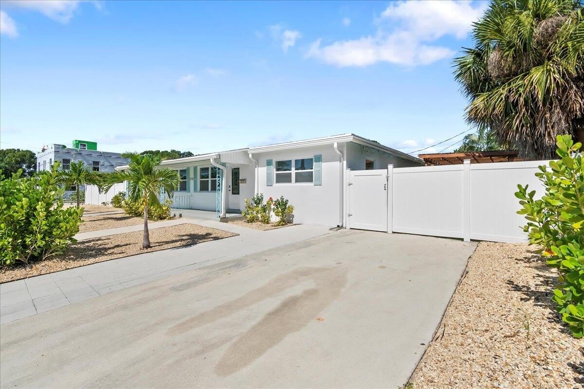 2741 Parker Avenue – photo 4