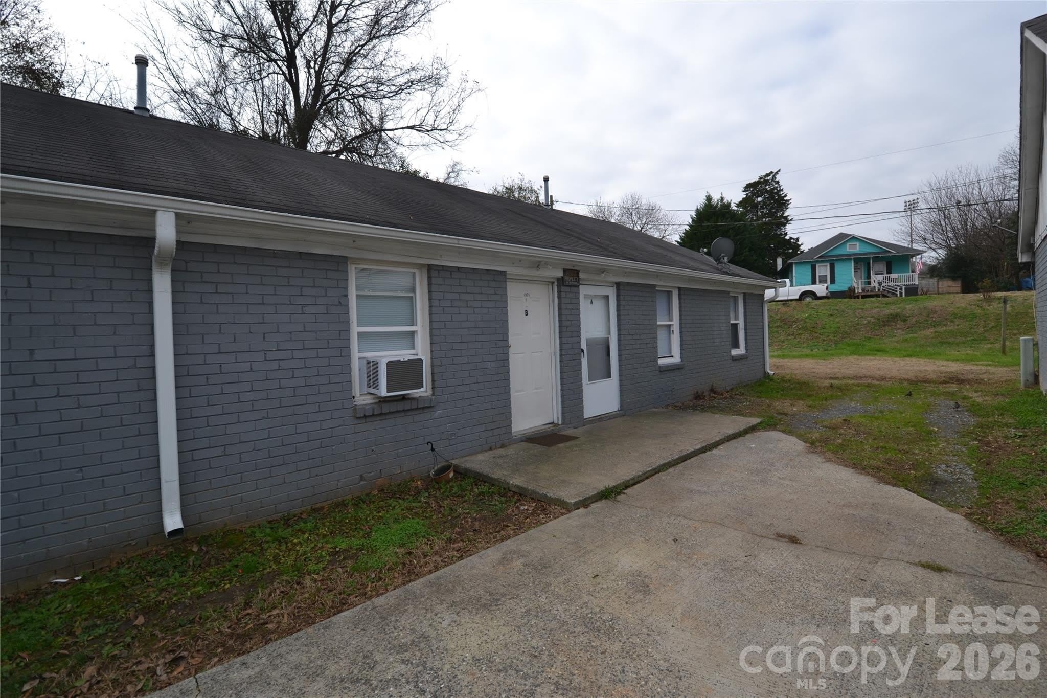 1009 Plymouth Street – photo 2