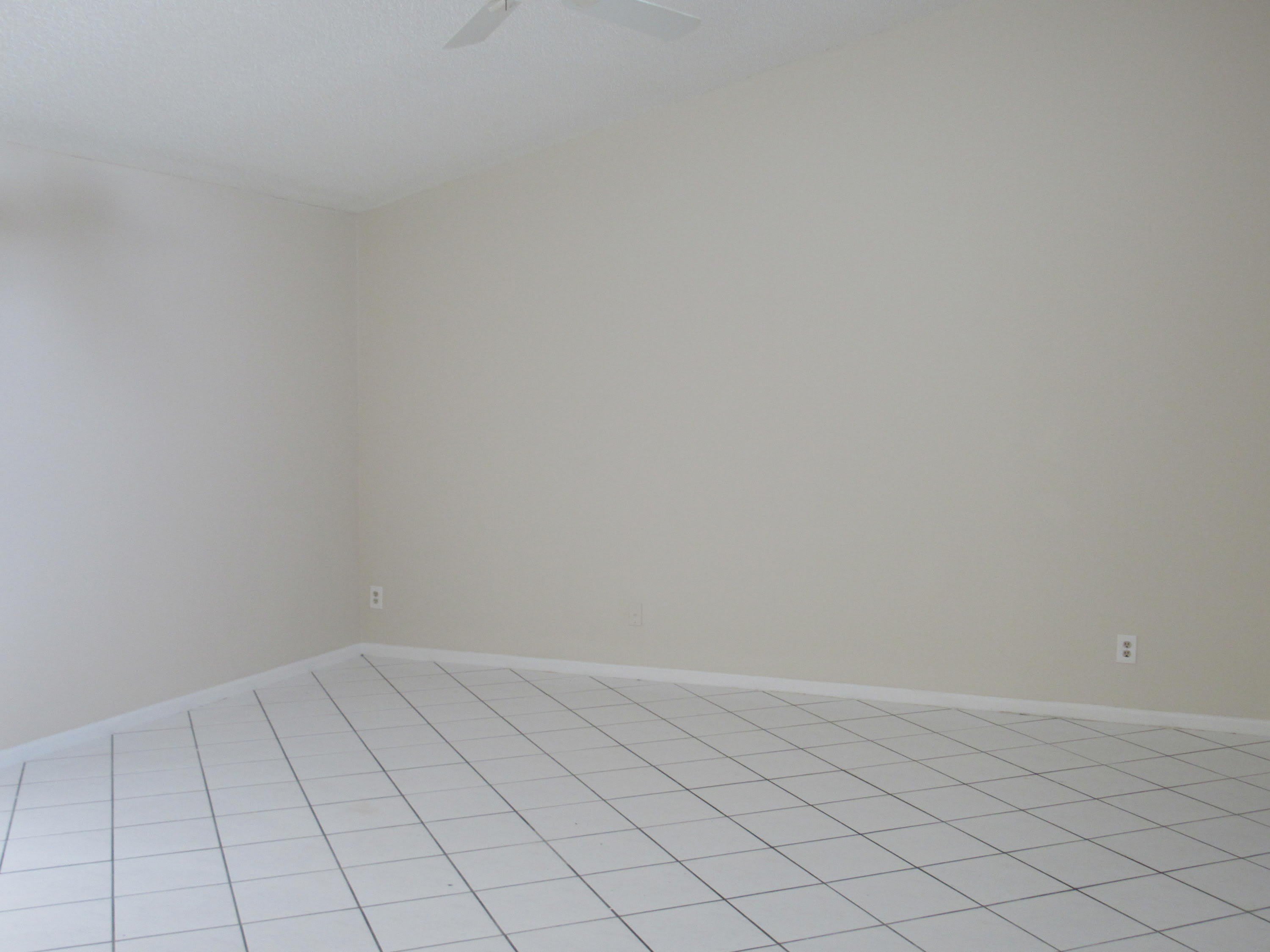 1065 Manor Drive – photo 2