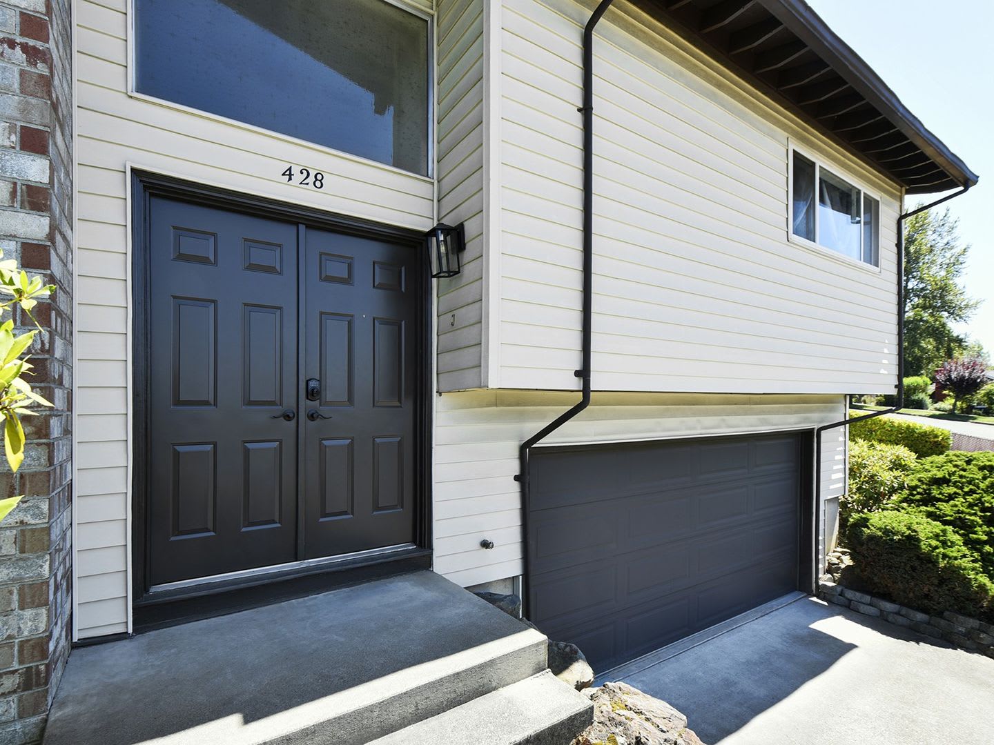 Spacious 3 Bedroom 2.25 Bath Home Renton Talbot Hill Area Available Now! – photo 2