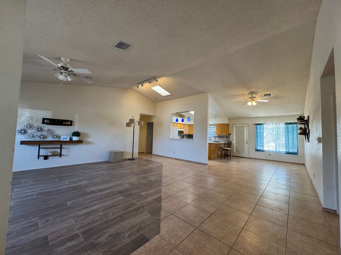 3BR/2BA/2CG, 1855 sq.ft. rental in Sierra Vista, AZ – photo 2