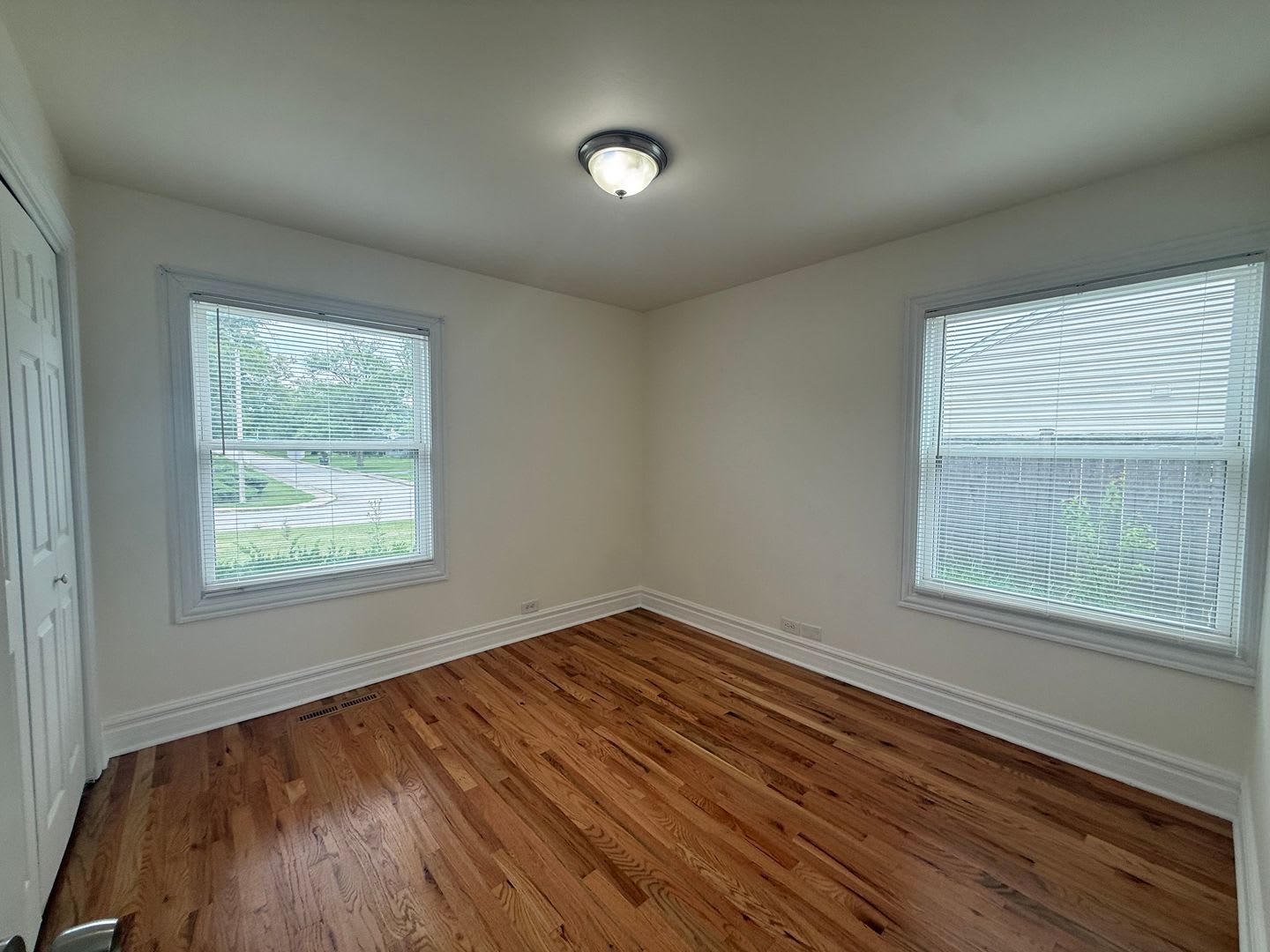 Well Maintained 3Bed/1Bath Single Family Updated! – photo 2