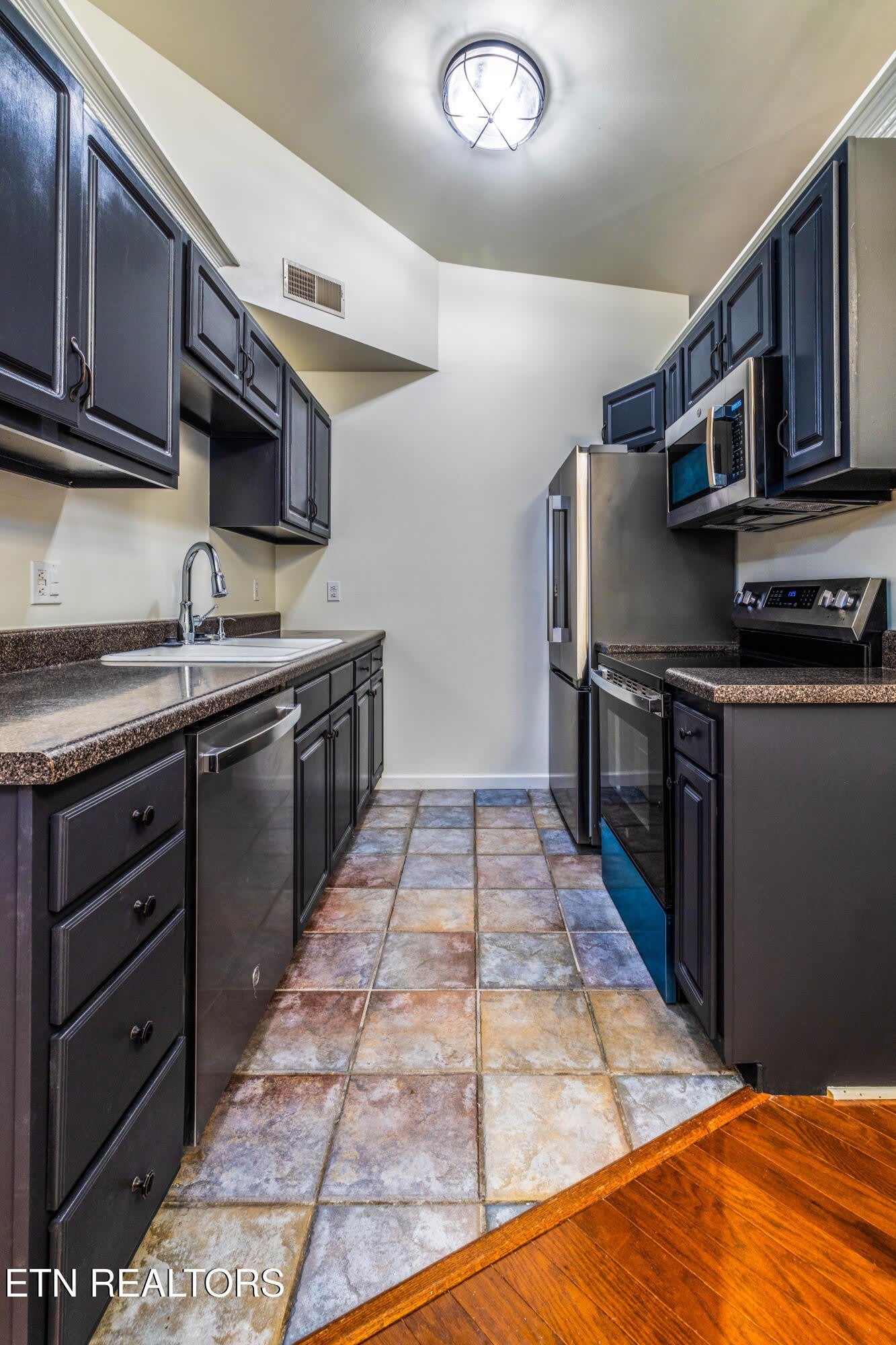 1315 Lucy Way – photo 5