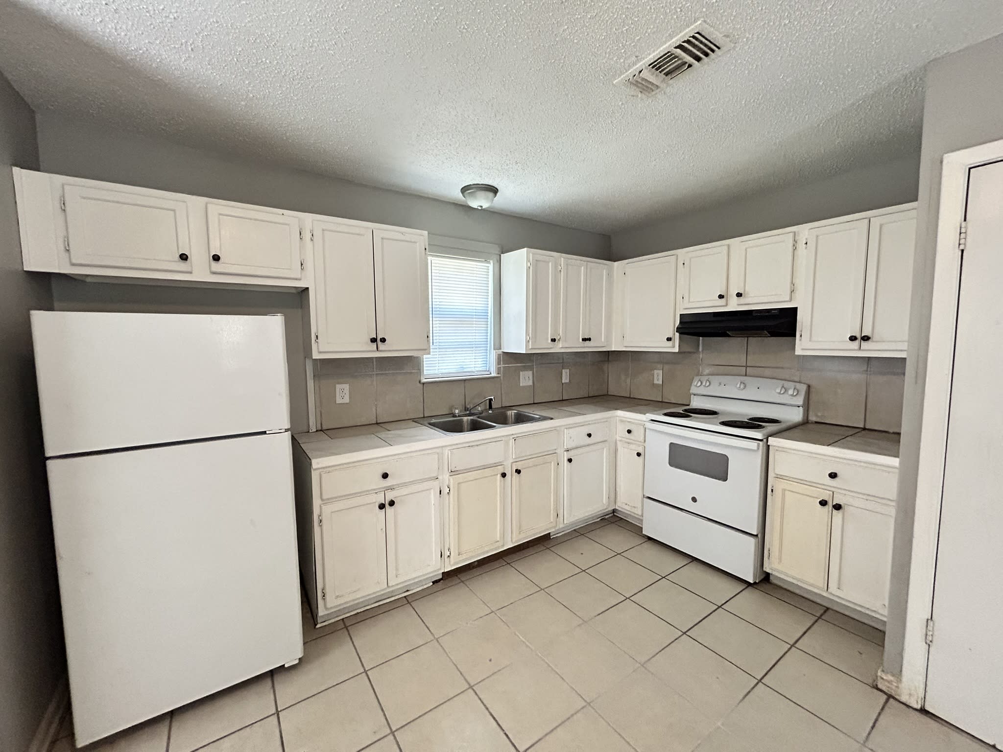 2509 S. Belair Dr. – photo 4