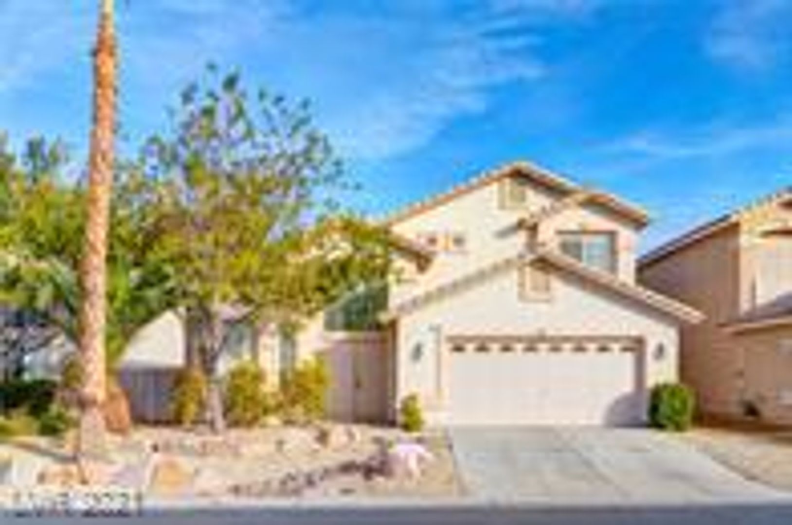 Beautiful SE 3 Bed 2.5 Bath with 2 car garage! – photo 1
